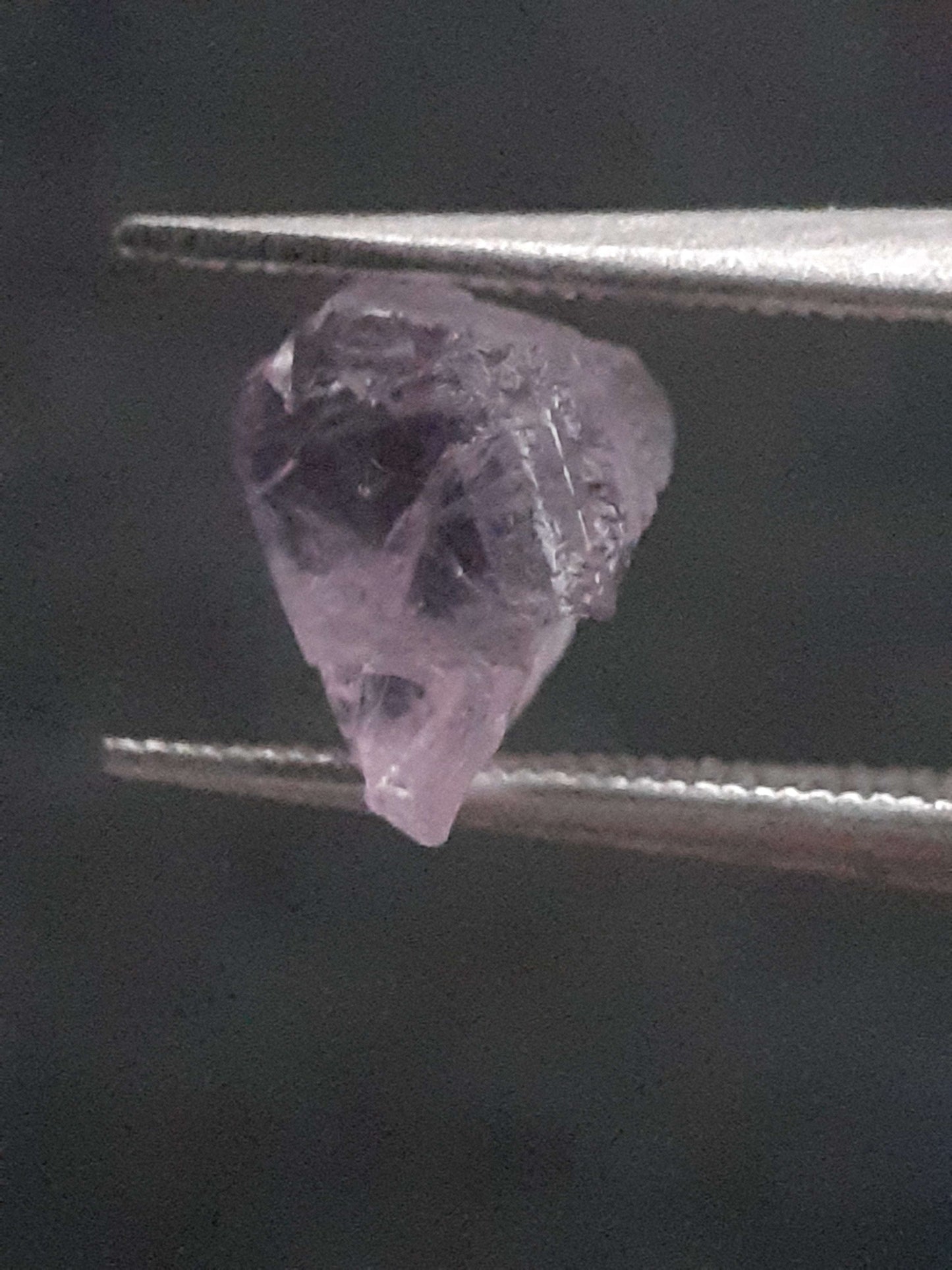 Natural light violet Scapolite - 1.315 ct - rough gemstone All Scapolite Gemstones - Rough Scapolite Natural Gems Belgium