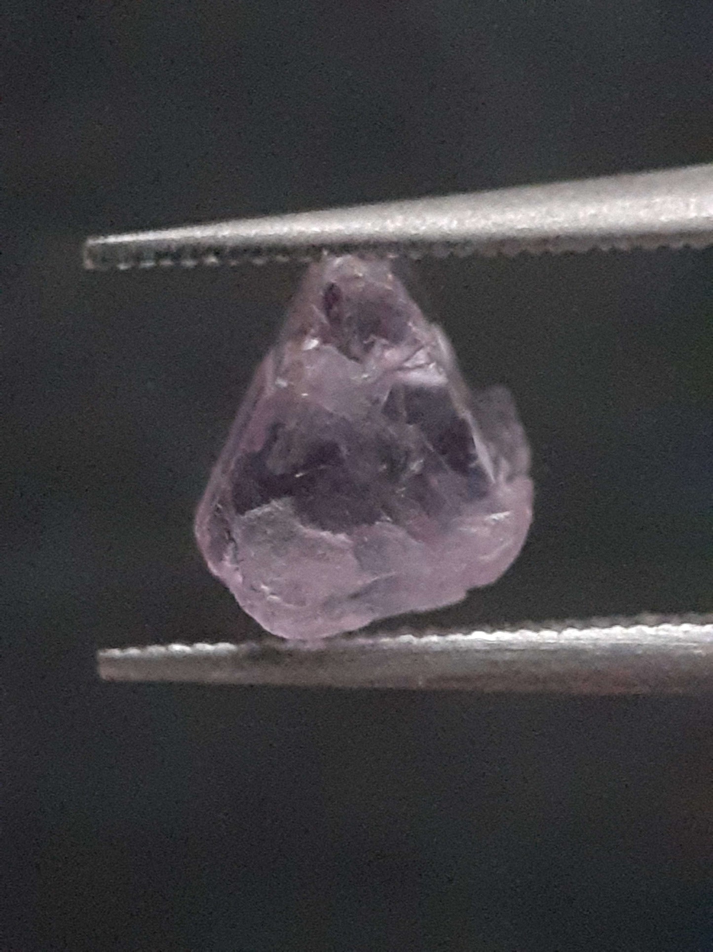 Natural light violet Scapolite - 1.315 ct - rough gemstone All Scapolite Gemstones - Rough Scapolite Natural Gems Belgium