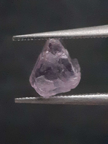 Natural light violet Scapolite - 1.315 ct - rough gemstone All Scapolite Gemstones - Rough Scapolite Natural Gems Belgium