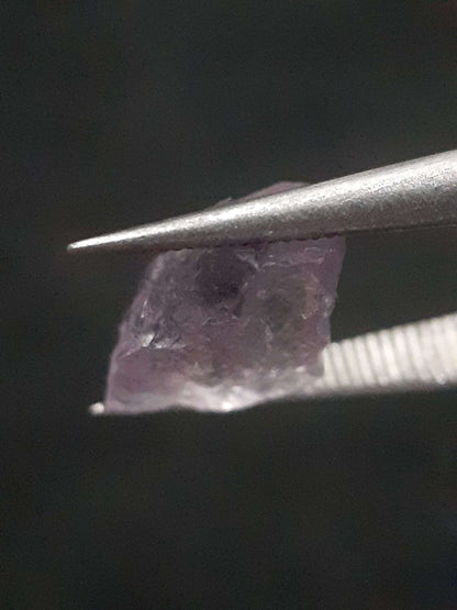 Natural light violet Scapolite - 1.699 ct - rough gemstone All Scapolite Gemstones - Rough Scapolite Natural Gems Belgium