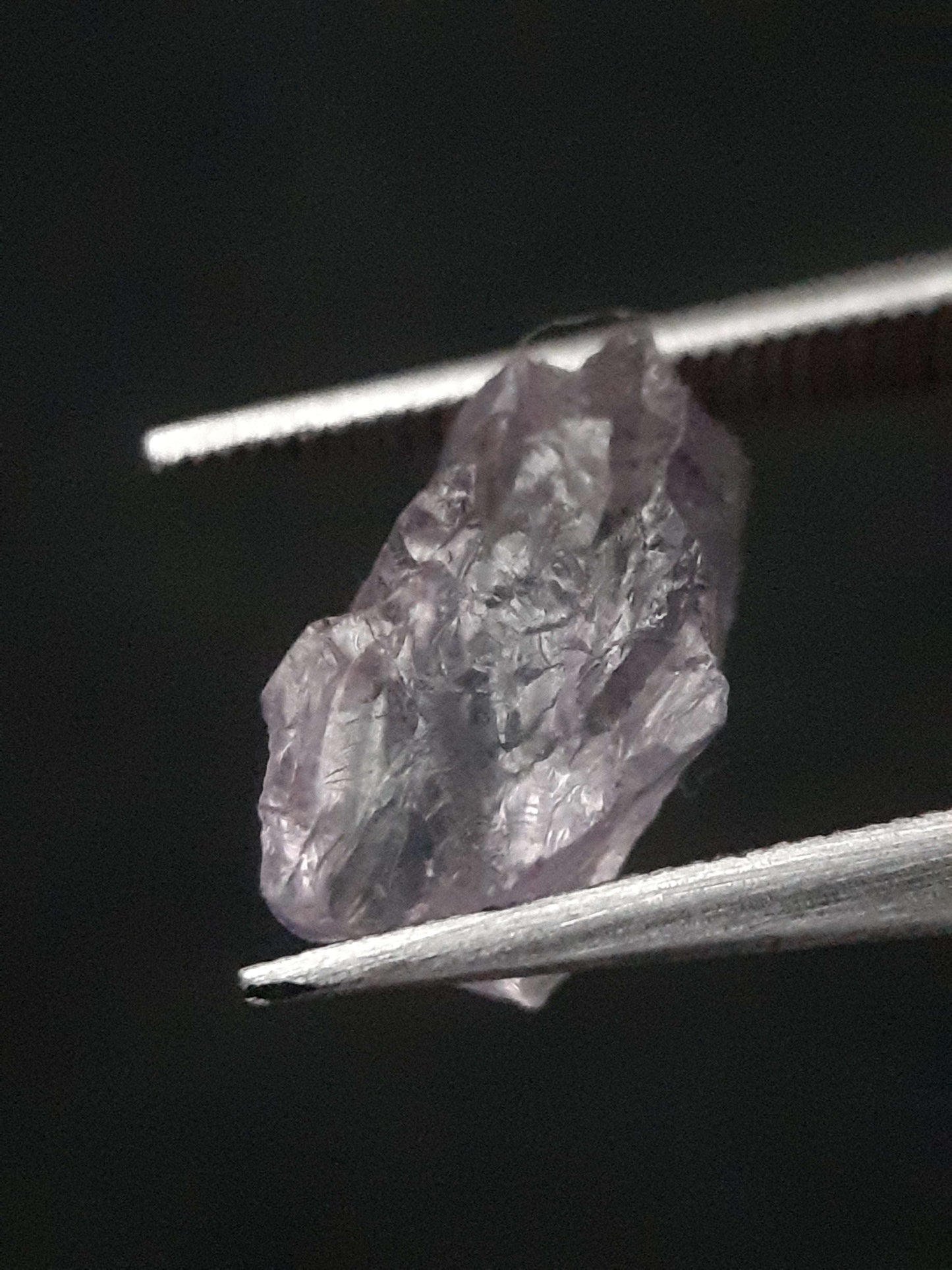 Natural light violet Scapolite - 1.699 ct - rough gemstone All Scapolite Gemstones - Rough Scapolite Natural Gems Belgium