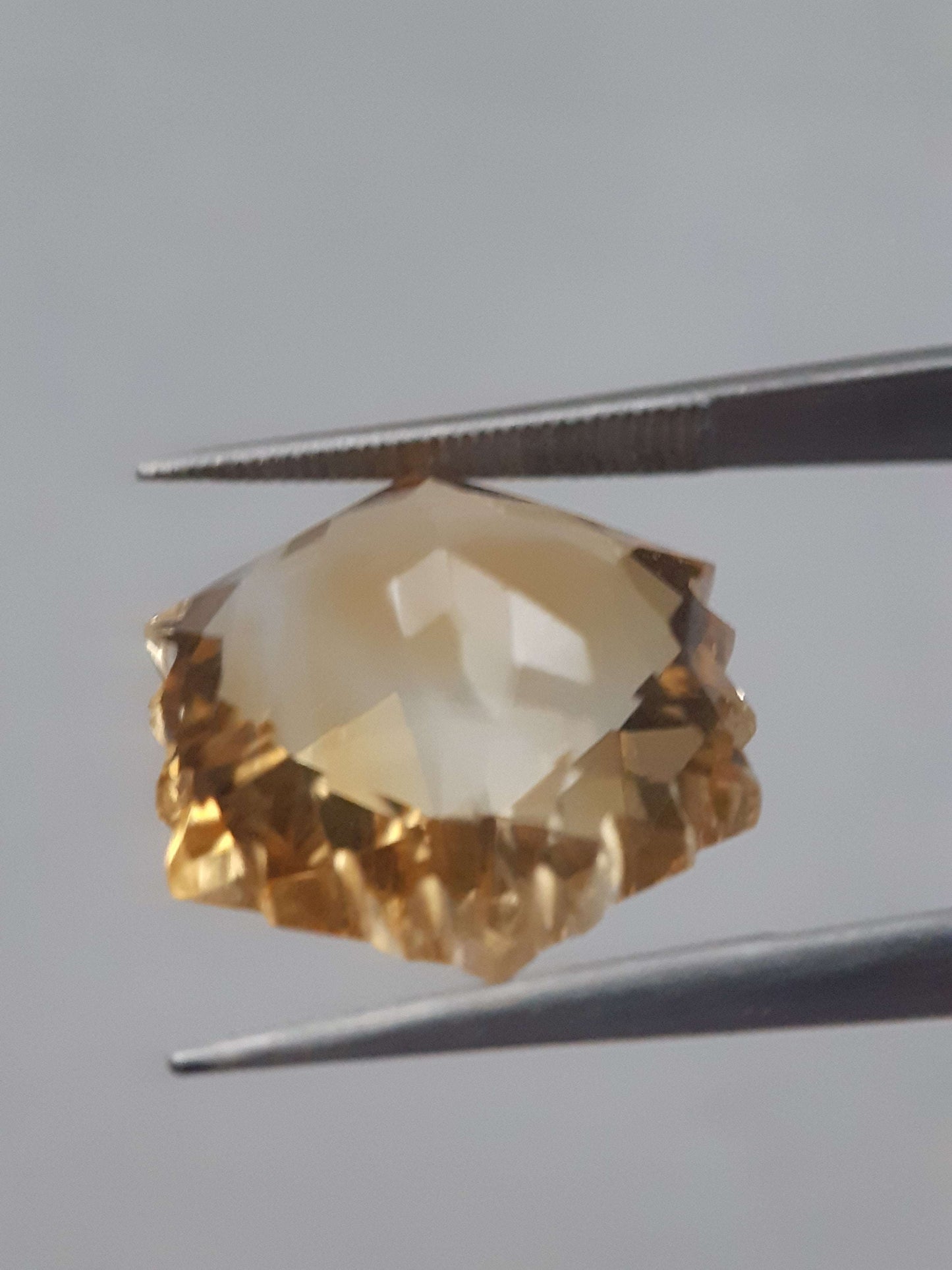 Natural light yellow Citrine - 9.990 ct - hexagon - unheated All Citrine Gemstones - Faceted Citrine Natural Gems Belgium