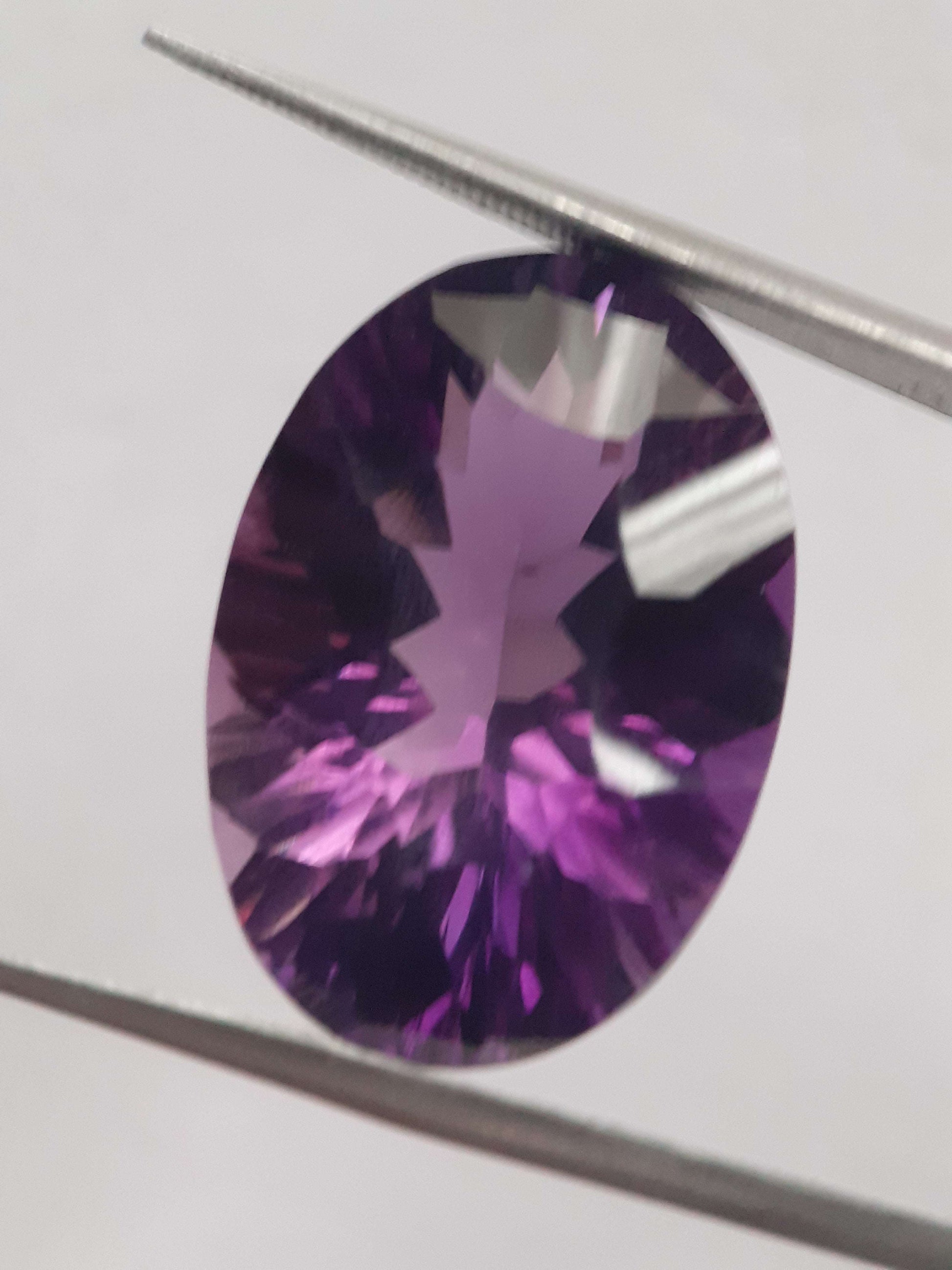 Natural medium purple Amethyst - 19.097 ct - oval - unheated All Amethyst Gemstones Natural Gems Belgium