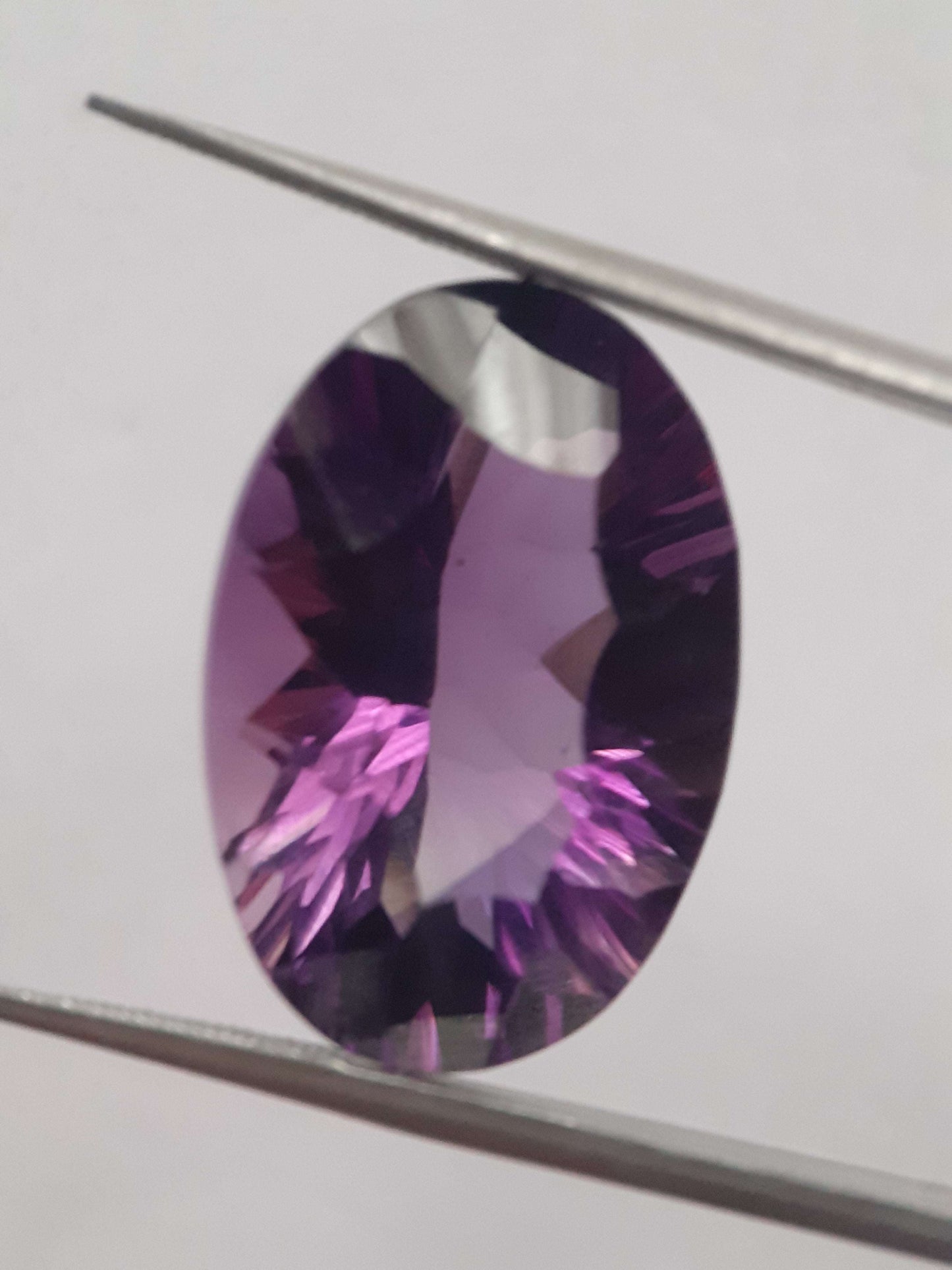 Natural medium purple Amethyst - 19.097 ct - oval - unheated All Amethyst Gemstones Natural Gems Belgium