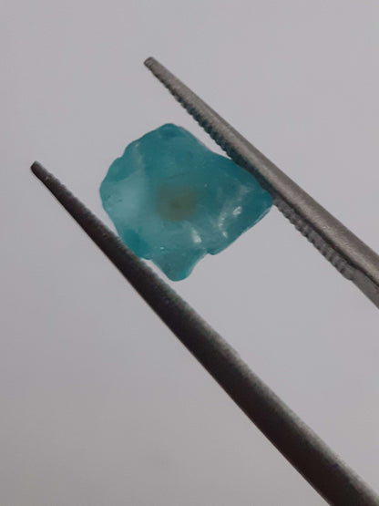 Natural ocean blue Apatite - 2.235 ct - Rough Gemstone All Apatite Gemstones - Rough Apatite Natural Gems Belgium