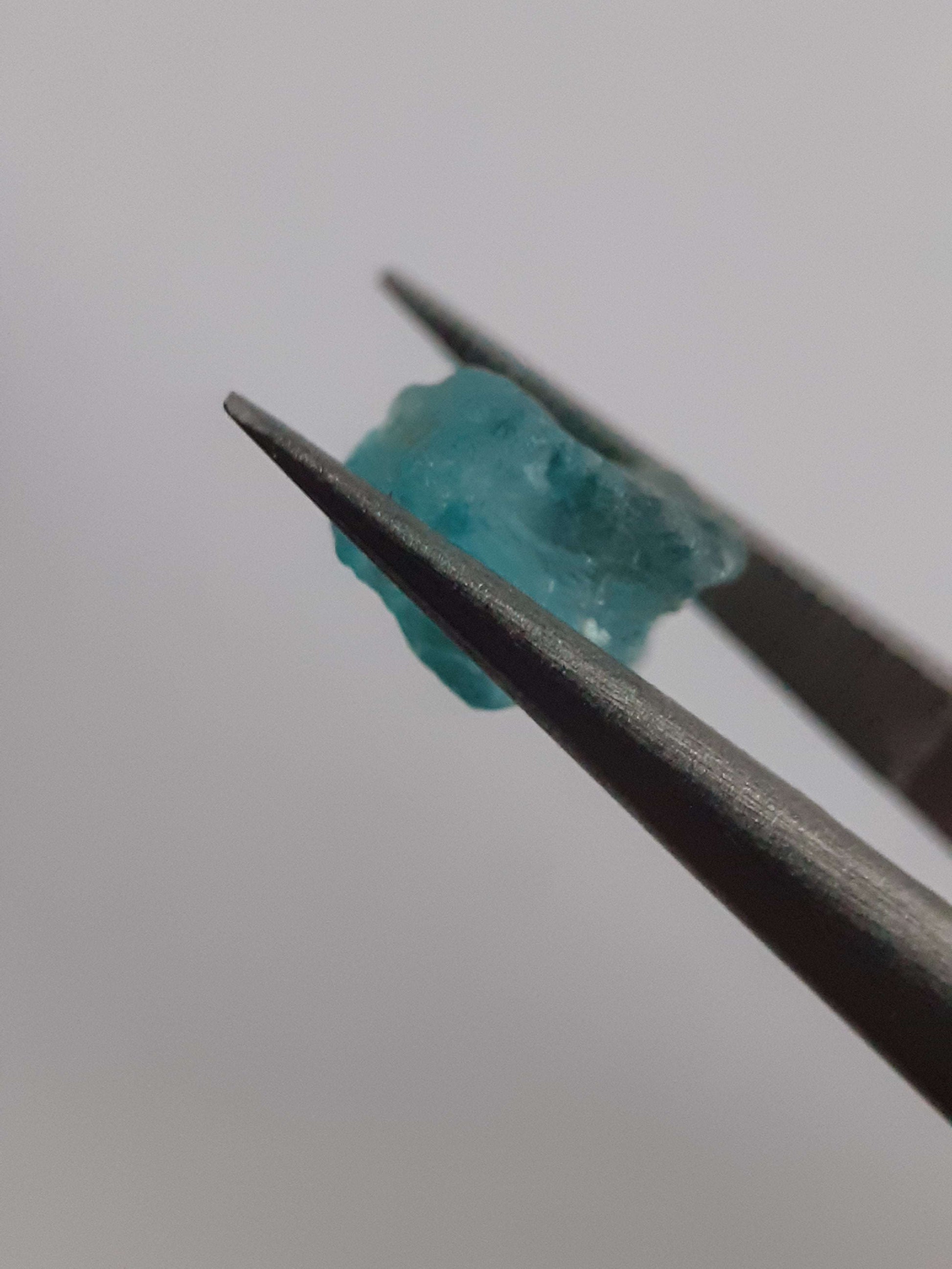 Natural ocean blue Apatite - 2.304 ct - Rough Gemstone All Apatite Gemstones - Rough Apatite Natural Gems Belgium