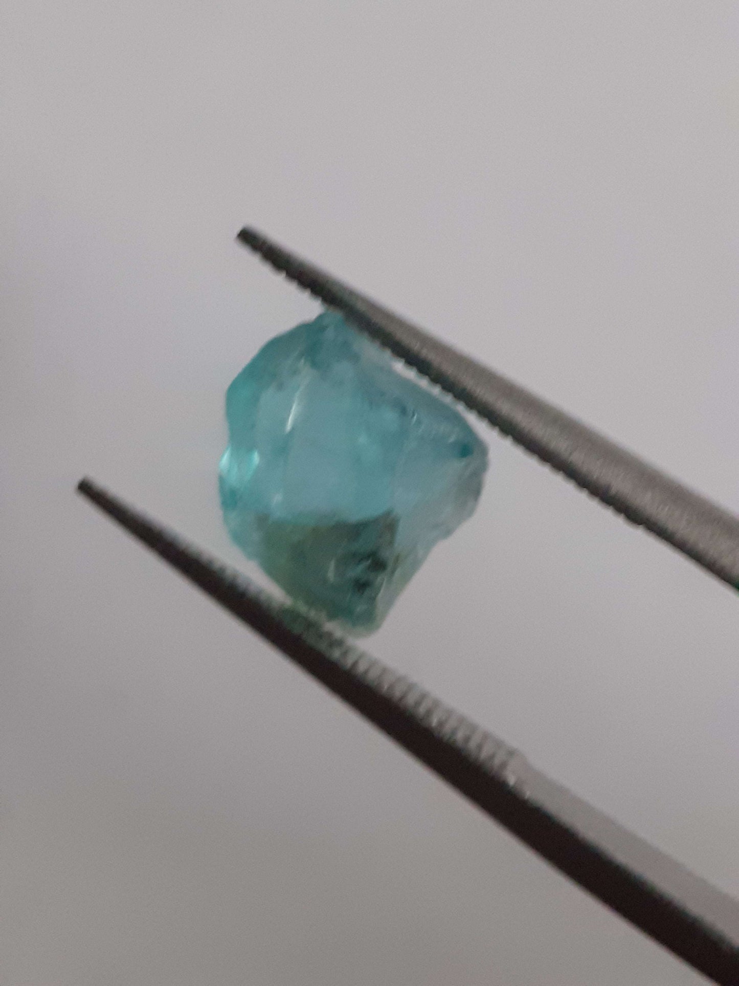 Natural ocean blue Apatite - 2.304 ct - Rough Gemstone All Apatite Gemstones - Rough Apatite Natural Gems Belgium