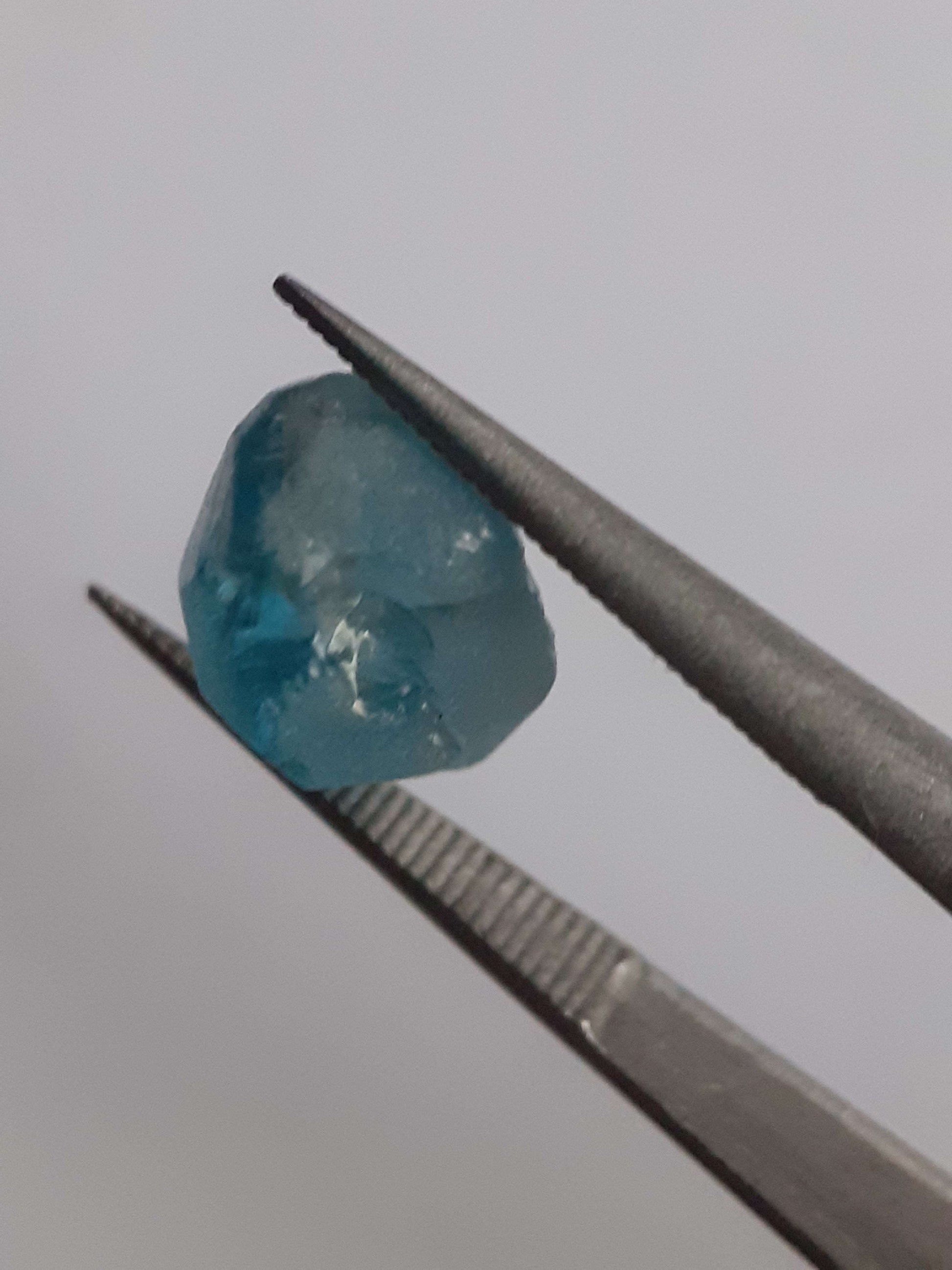 Natural ocean blue Apatite - 3.570 ct - Rough Gemstone All Apatite Gemstones - Rough Apatite Natural Gems Belgium