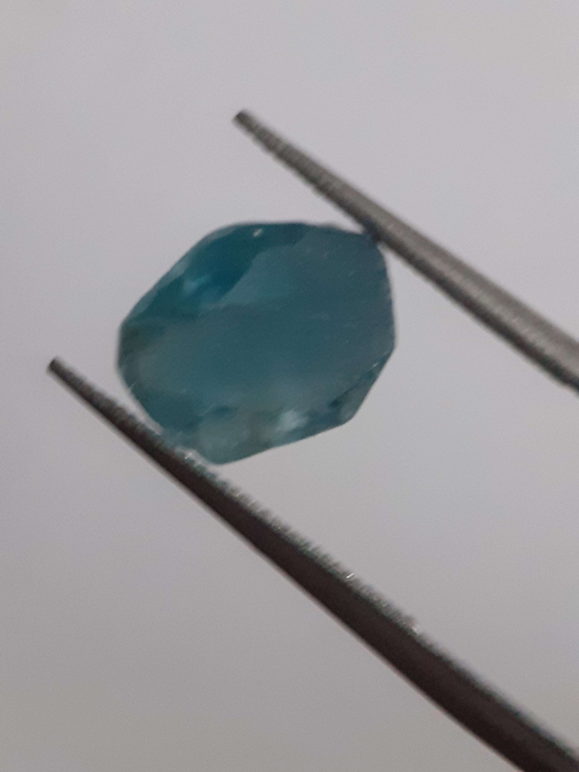 Natural ocean blue Apatite - 3.570 ct - Rough Gemstone All Apatite Gemstones - Rough Apatite Natural Gems Belgium