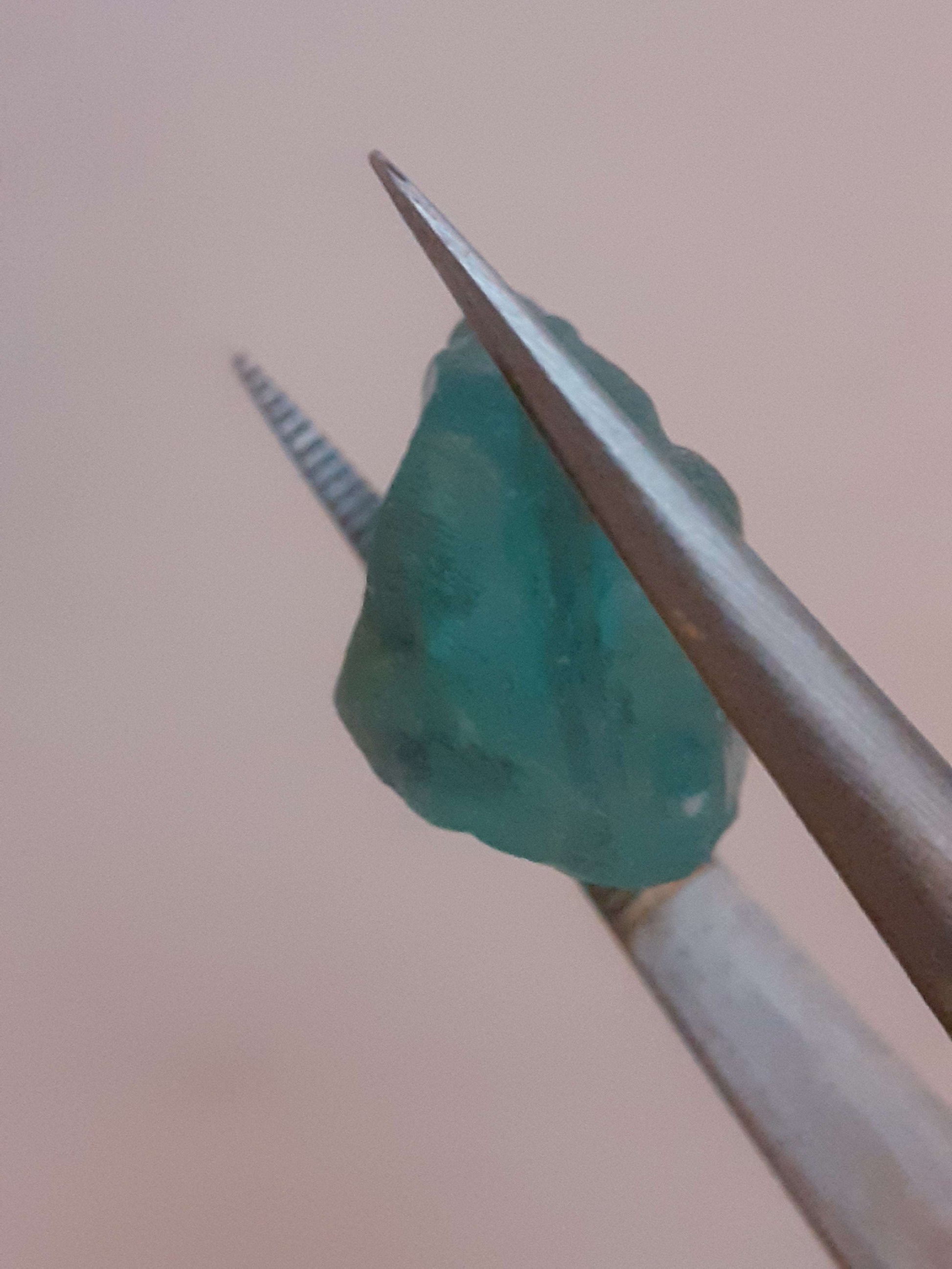 Natural ocean blue Apatite - 5.946 ct - Rough Gemstone All Apatite Gemstones - Rough Apatite Natural Gems Belgium