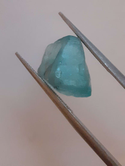 Natural ocean blue Apatite - 5.946 ct - Rough Gemstone All Apatite Gemstones - Rough Apatite Natural Gems Belgium