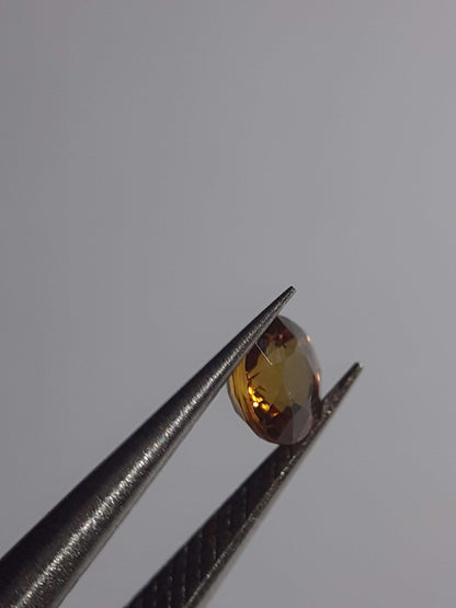 Natural orangy Yellow Sapphire - 0.34ct - round - Beryllium treated - Certified by NGB All Sapphire Gemstones - Faceted Sapphire Natural Gems Belgium