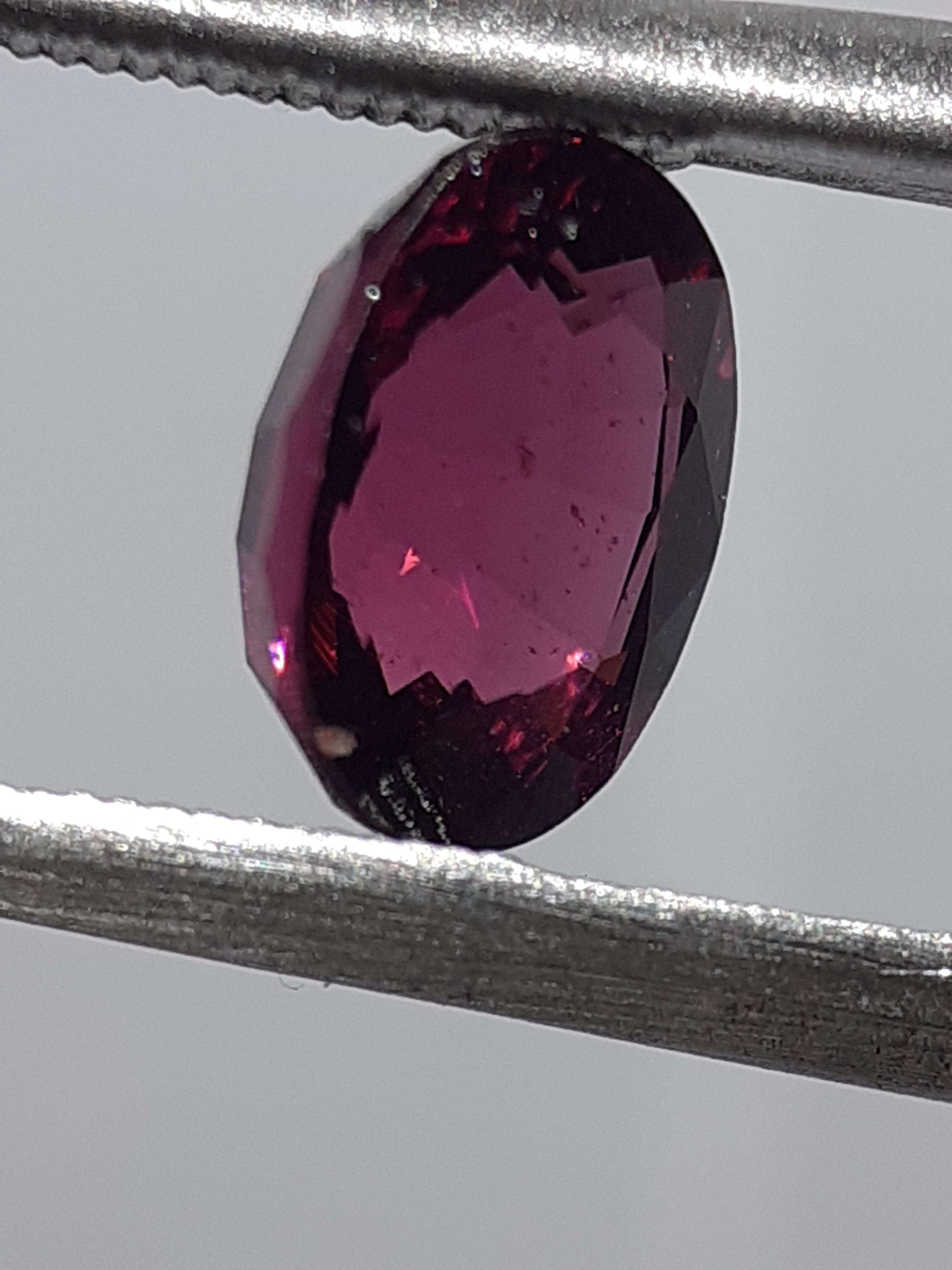 Natural pinkish purple Rhodolite Garnet - 1.32 ct - Oval - unheated - Africa - certified by NGB All Garnet Gemstones Natural Gems Belgium