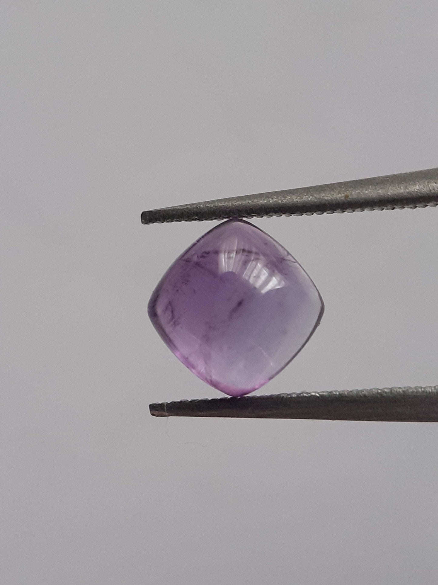 Natural Gems Belgium - All Amethyst Gemstones - Natural purple Amethyst - 1.140 ct - cushion cabochon - 6.0 x 6.0 mm *** € 1.43