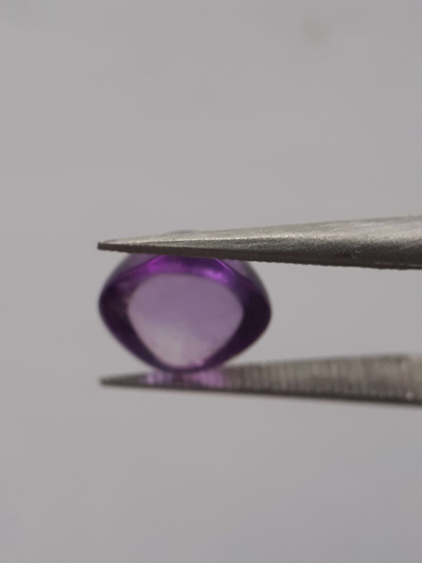 Natural purple Amethyst - 1.644 ct - cushion cabochon - 7.0 x 7.0 mm All Amethyst Gemstones Natural Gems Belgium