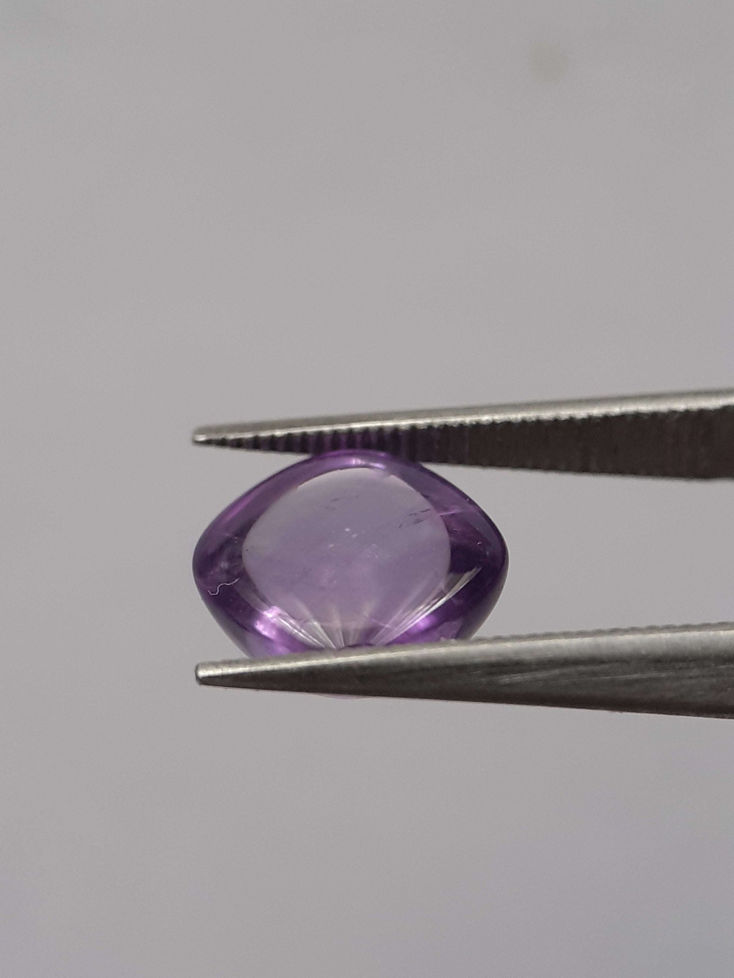 Natural purple Amethyst - 1.644 ct - cushion cabochon - 7.0 x 7.0 mm All Amethyst Gemstones Natural Gems Belgium