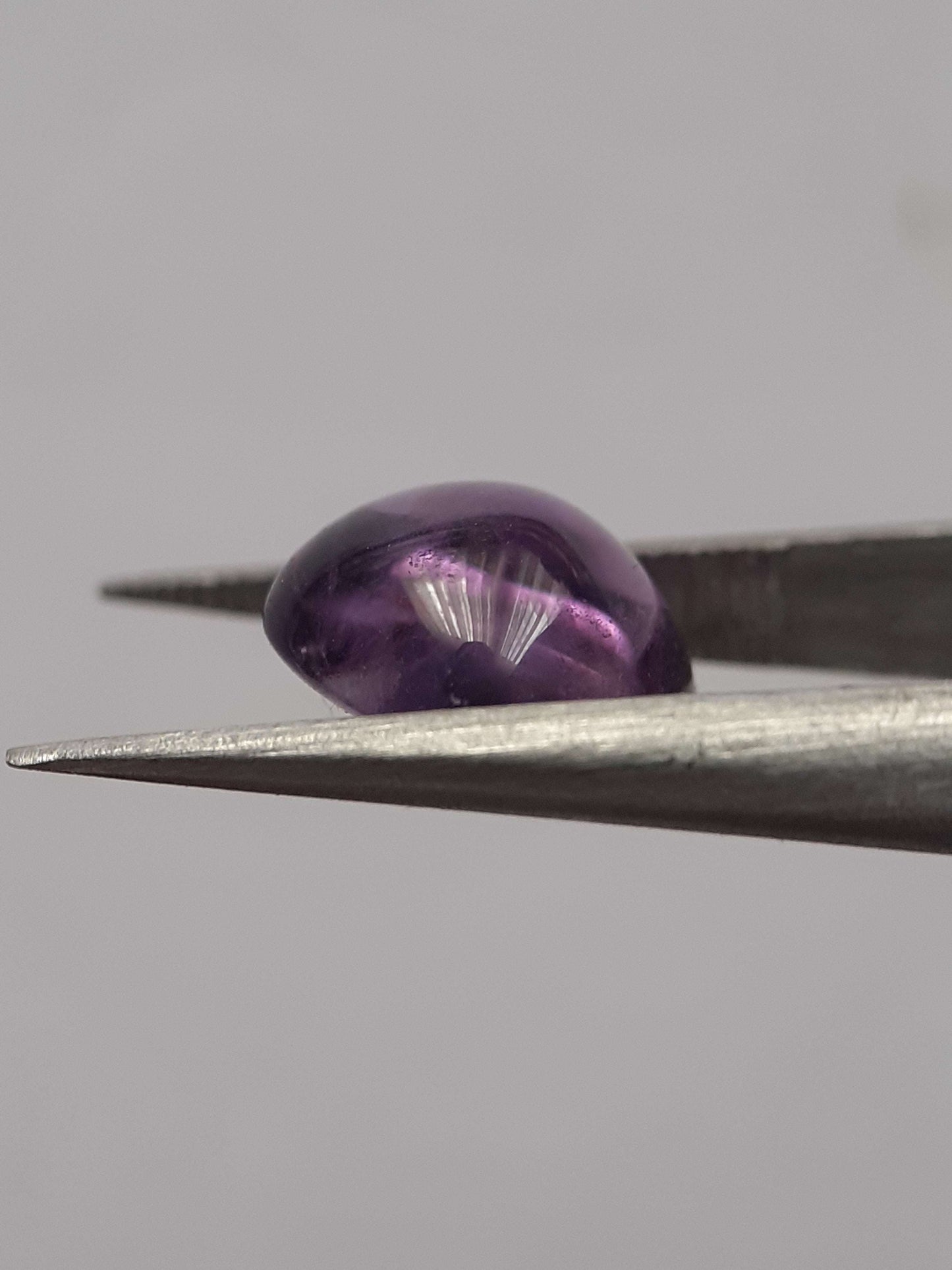 Natural purple Amethyst - 2.444 ct - cushion cabochon - 8.0 x 8.0 mm All Amethyst Gemstones Natural Gems Belgium