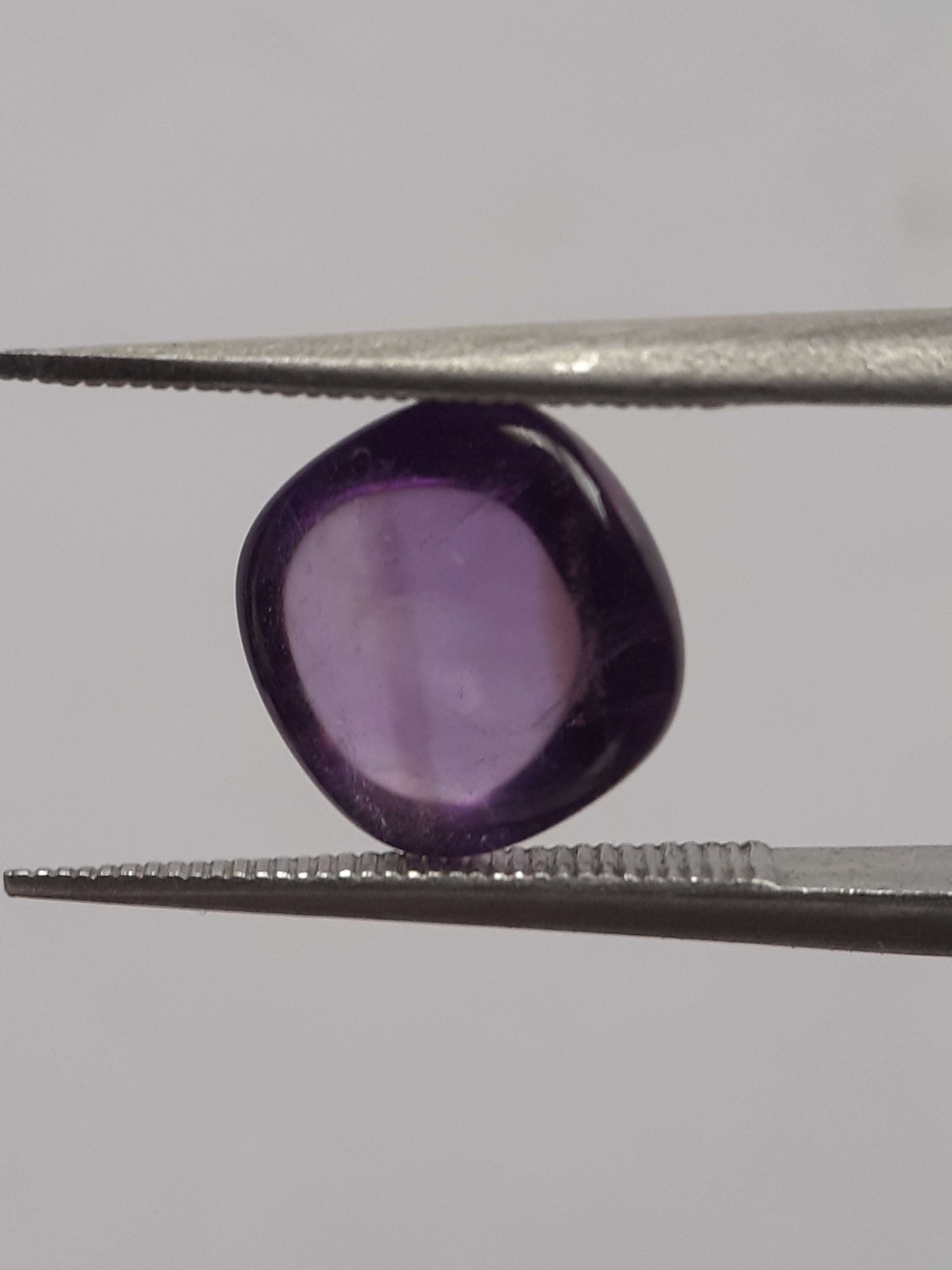 Natural purple Amethyst - 2.444 ct - cushion cabochon - 8.0 x 8.0 mm All Amethyst Gemstones Natural Gems Belgium