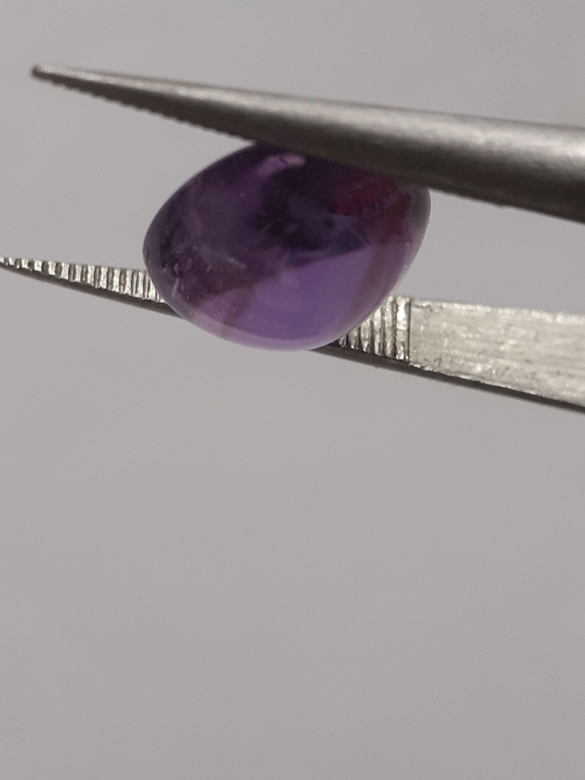 Natural purple Amethyst - 2.444 ct - cushion cabochon - 8.0 x 8.0 mm All Amethyst Gemstones Natural Gems Belgium