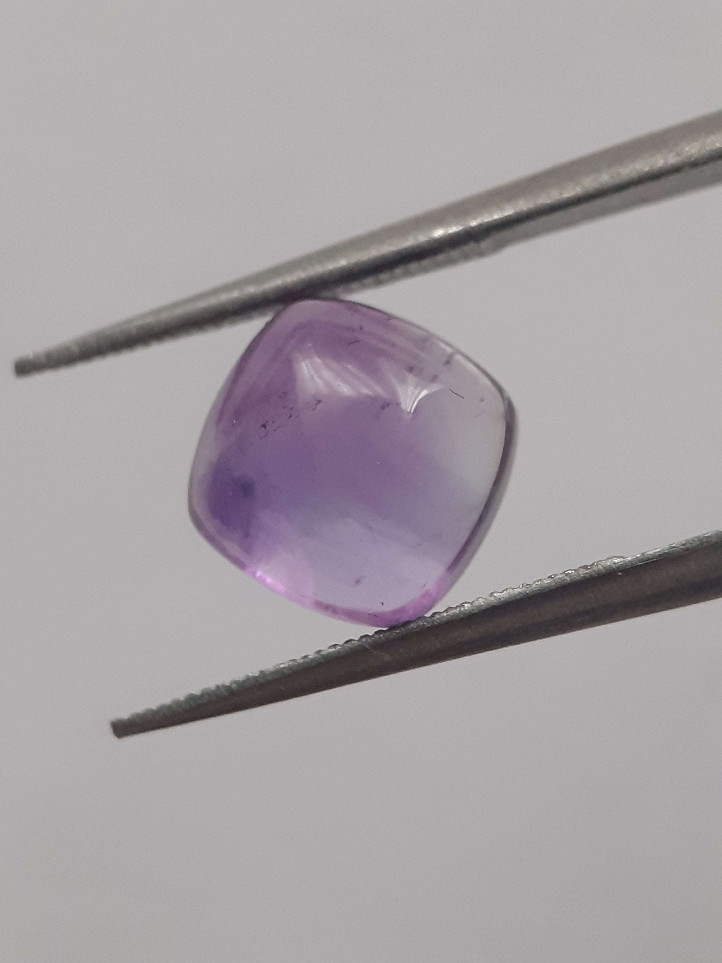 Natural Gems Belgium - All Amethyst Gemstones - Natural purple Amethyst - 2.598 ct - cushion cabochon - 7.9 x 7.8 mm *** € 3.26