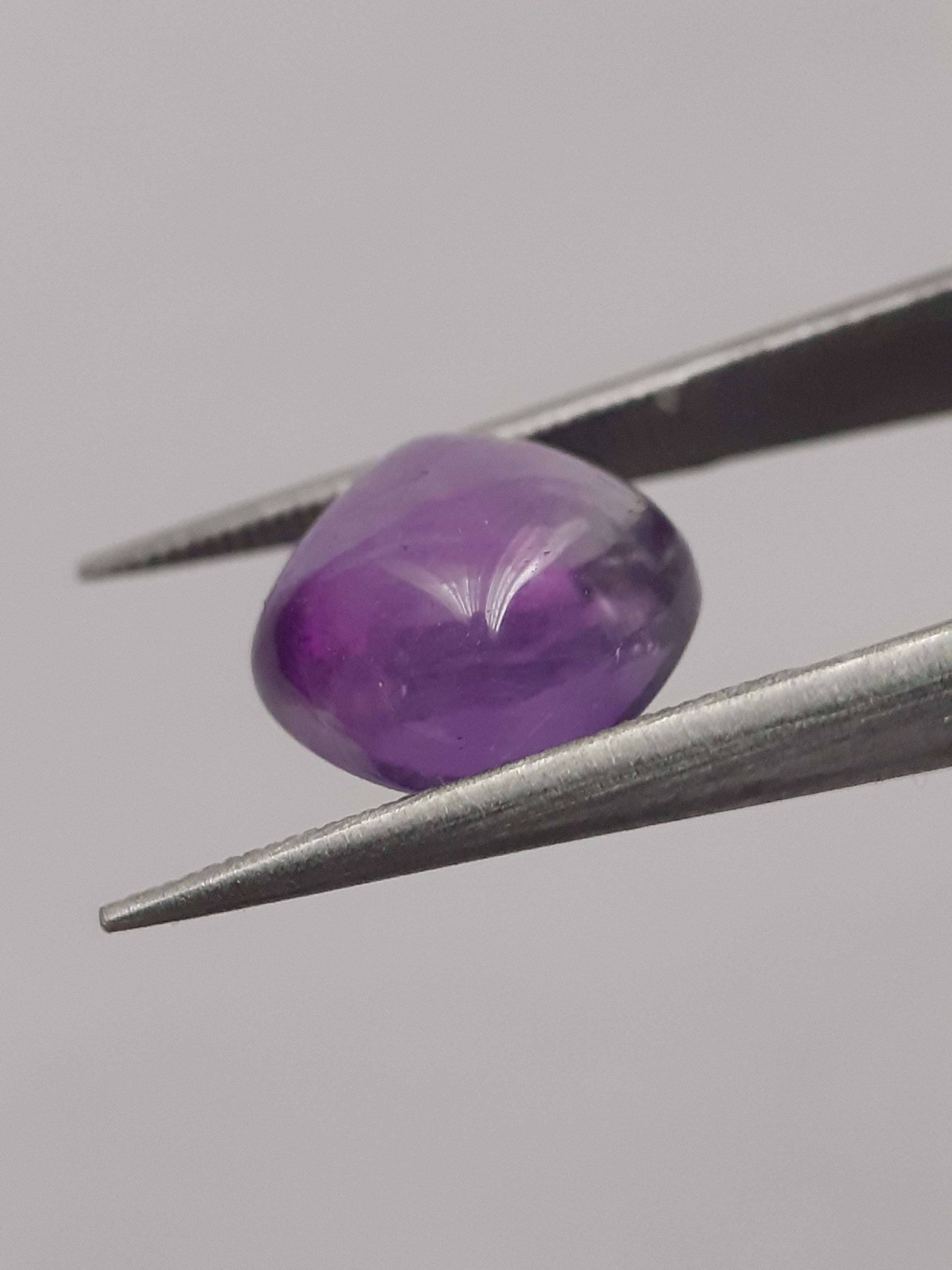 Natural purple Amethyst - 2.598 ct - cushion cabochon - 7.9 x 7.8 mm All Amethyst Gemstones Natural Gems Belgium