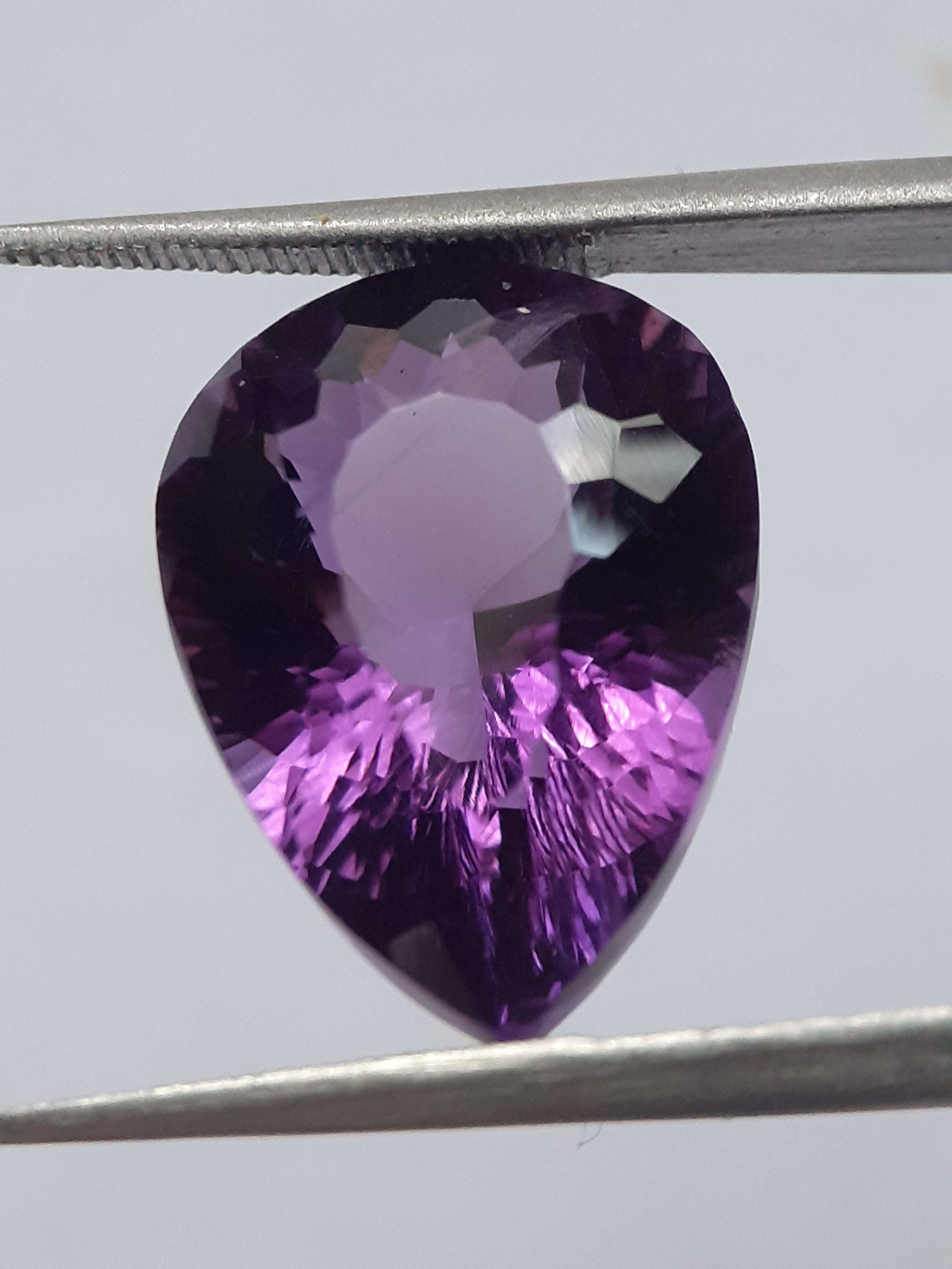 Natural purple Amethyst - 9.778 ct - Pear - good color - good clarity All Amethyst Gemstones Natural Gems Belgium