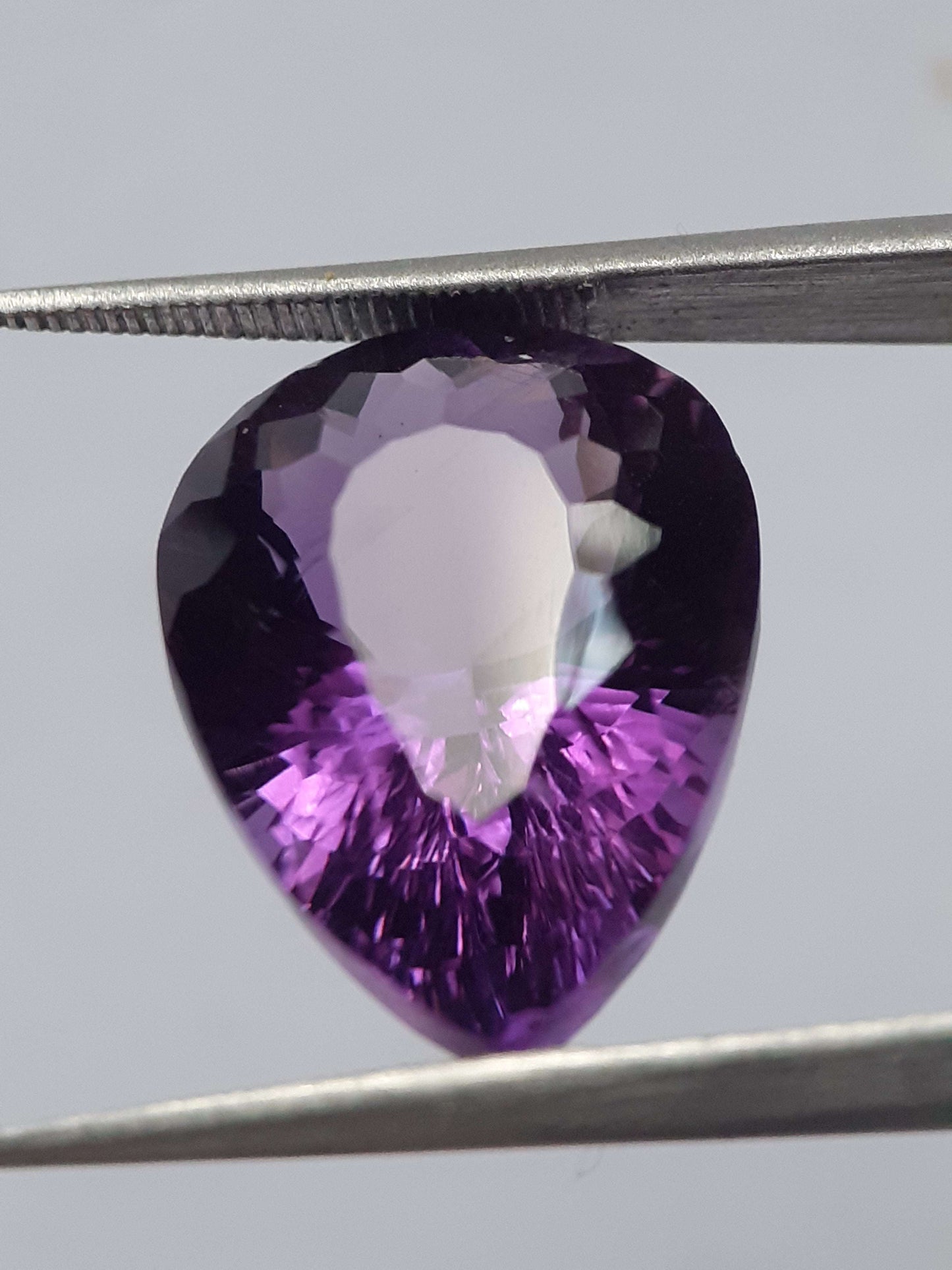 Natural purple Amethyst - 9.778 ct - Pear - good color - good clarity All Amethyst Gemstones Natural Gems Belgium