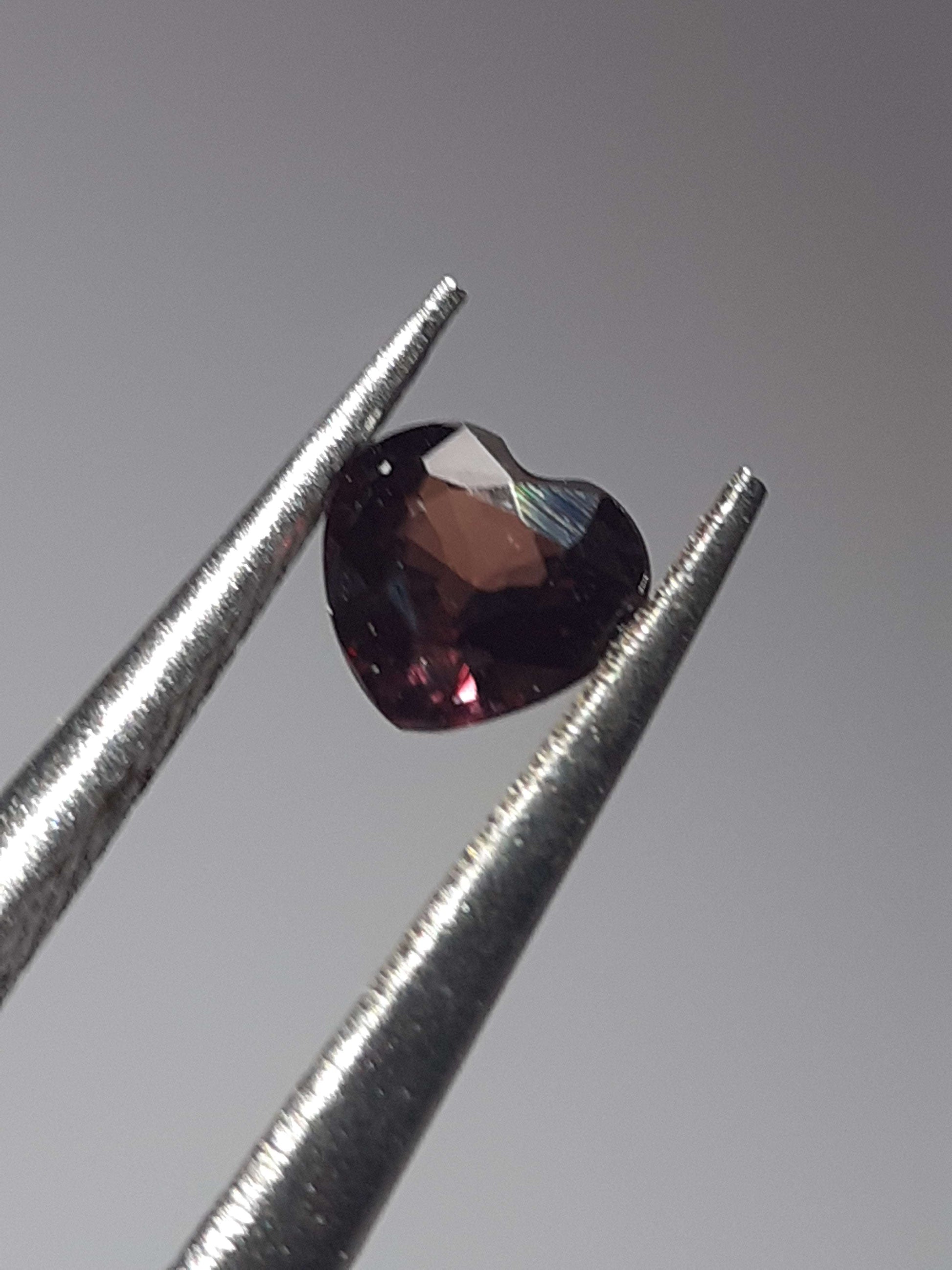 Natural purplish pink Sapphire - 0.23 ct - Heart - unheated - Tanzania - Certified by NGB All Sapphire Gemstones - Faceted Sapphire Natural Gems Belgium