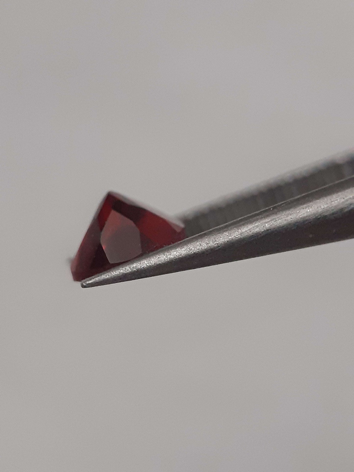 Natural red Rhodolite Garnet - 1.017 ct - pear - unheated All Garnet Gemstones Natural Gems Belgium