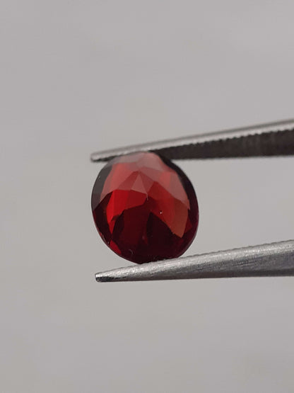 Natural red Rhodolite Garnet - 1.205 ct - oval - unheated All Garnet Gemstones Natural Gems Belgium