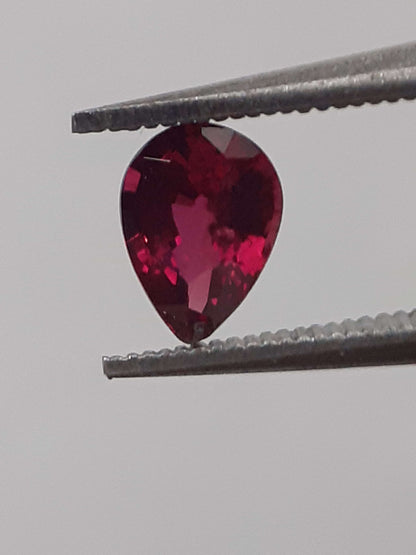 Natural red Ruby - 0.40 ct - Pear - heated - certified by NGB All Ruby Gemstones - Faceted Ruby Natural Gems Belgium