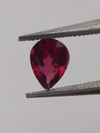 Natural red Ruby - 0.40 ct - Pear - heated - certified by NGB All Ruby Gemstones - Faceted Ruby Natural Gems Belgium