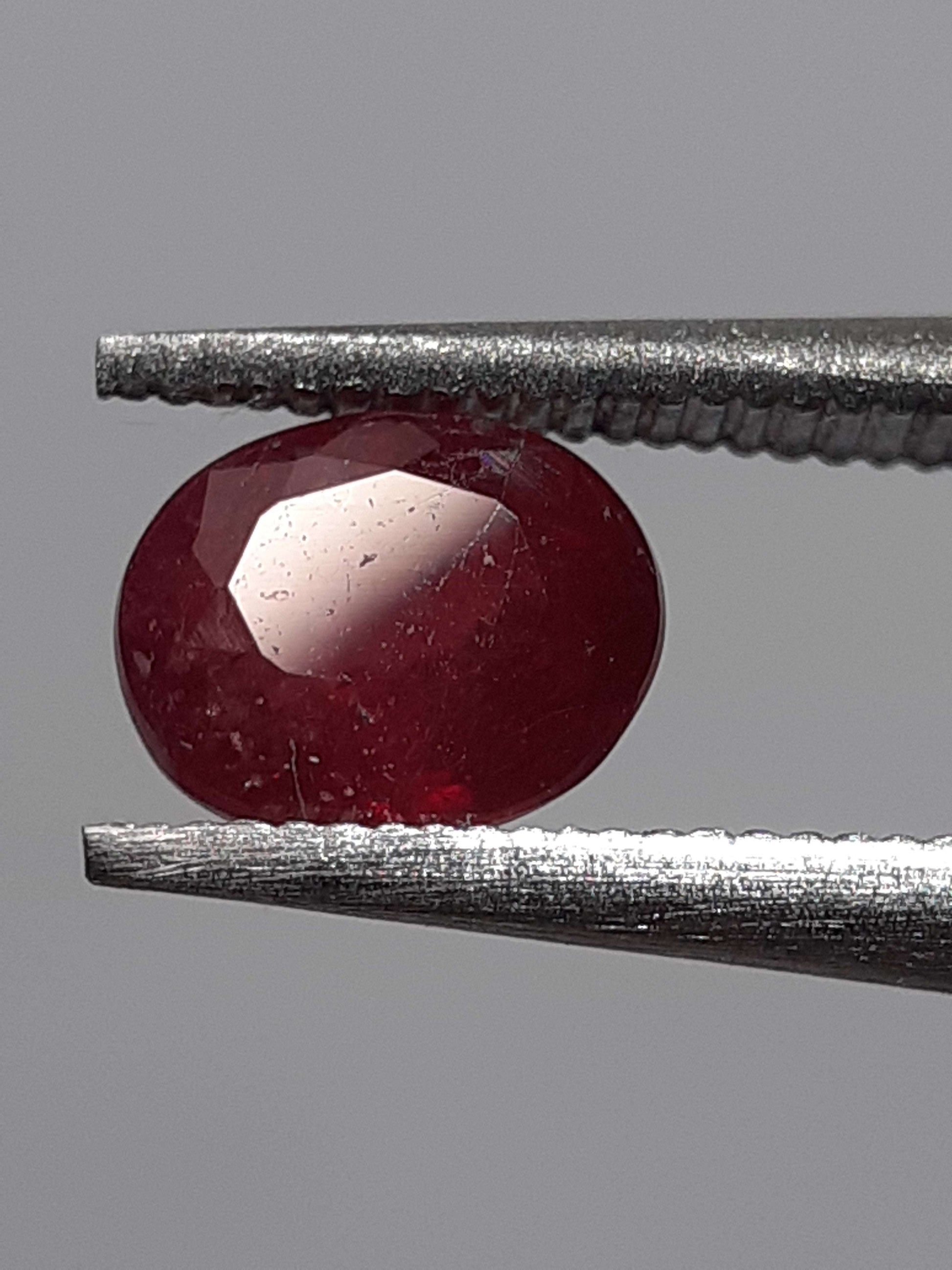 Natural red Ruby - 0.53 ct - oval - heated - Africa - certified by NGB All Ruby Gemstones - Faceted Ruby Natural Gems Belgium