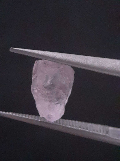 Natural very light pinkish violet Scapolite - 1.180 ct - rough gemstone All Scapolite Gemstones - Rough Scapolite Natural Gems Belgium