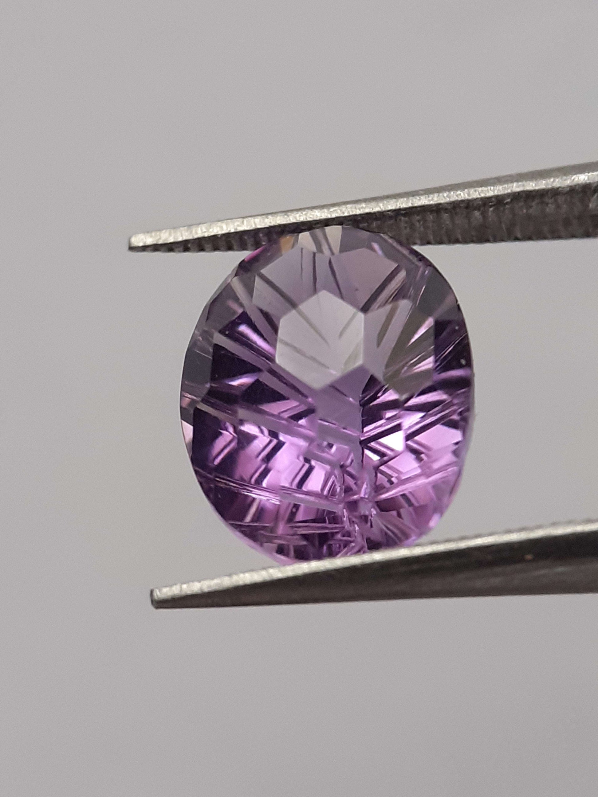 Natural violet purple Amethyst - 2.774 ct - oval - custom cut - excellent cut All Amethyst Gemstones Natural Gems Belgium