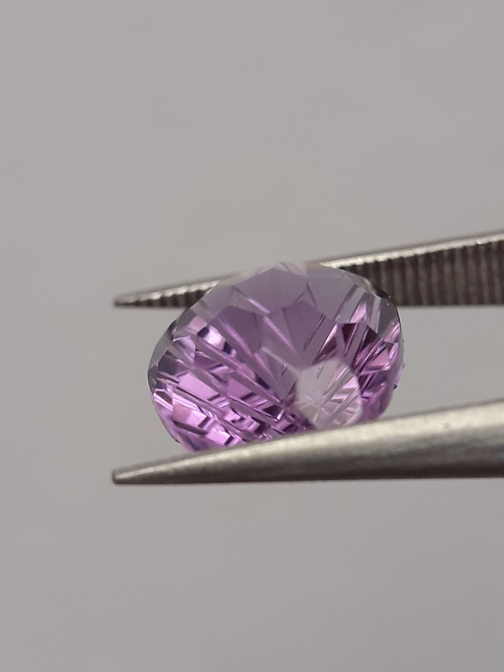 Natural violet purple Amethyst - 2.774 ct - oval - custom cut - excellent cut All Amethyst Gemstones Natural Gems Belgium