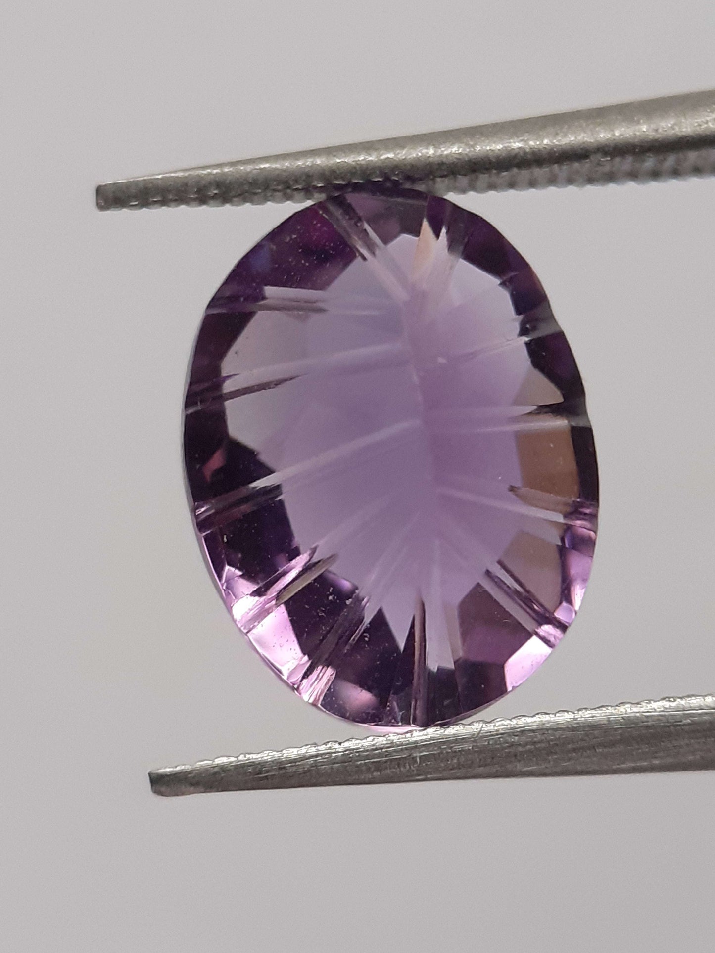 Natural violet purple Amethyst - 2.774 ct - oval - custom cut - excellent cut All Amethyst Gemstones Natural Gems Belgium