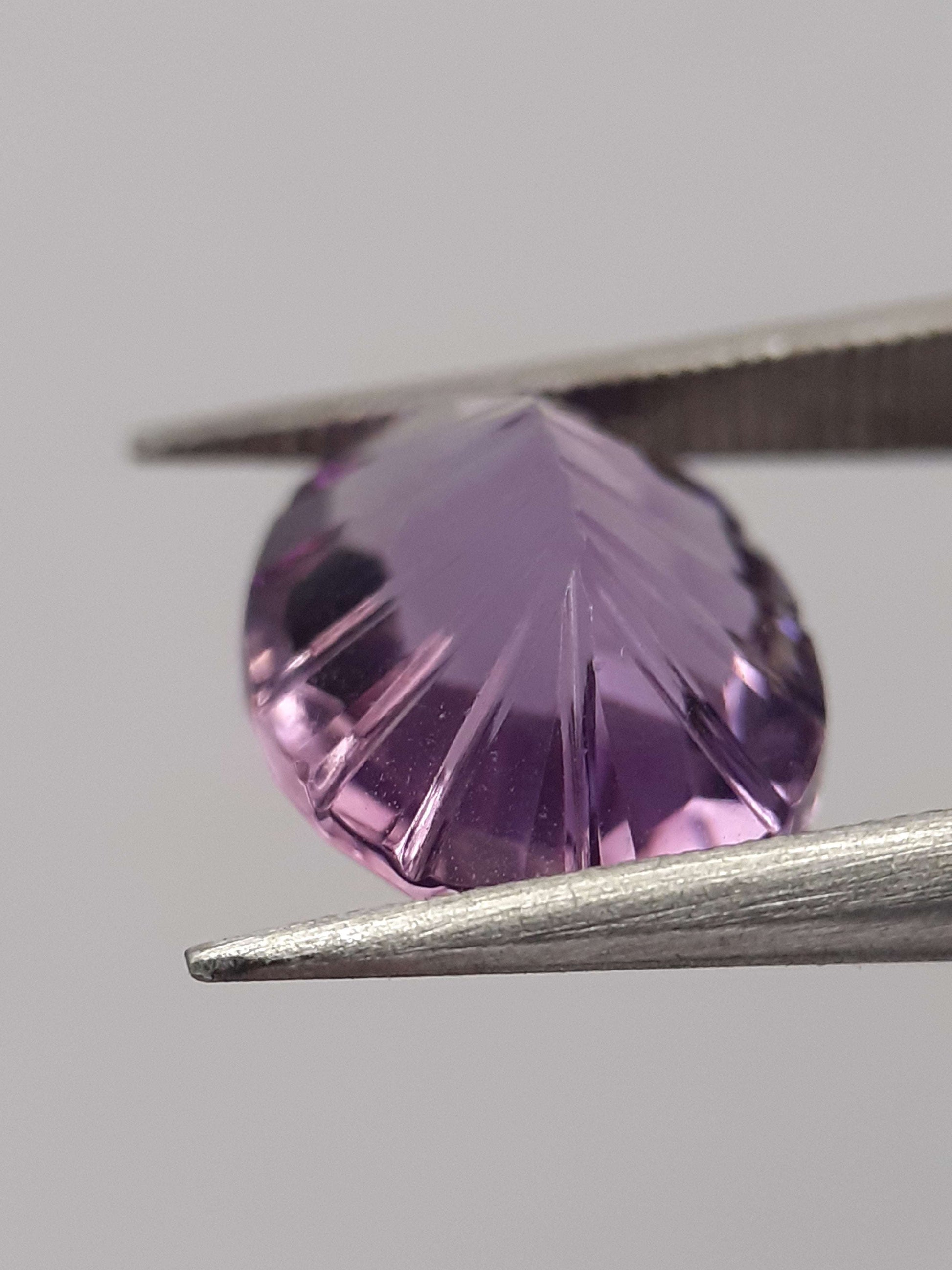 Natural violet purple Amethyst - 2.774 ct - oval - custom cut - excellent cut All Amethyst Gemstones Natural Gems Belgium