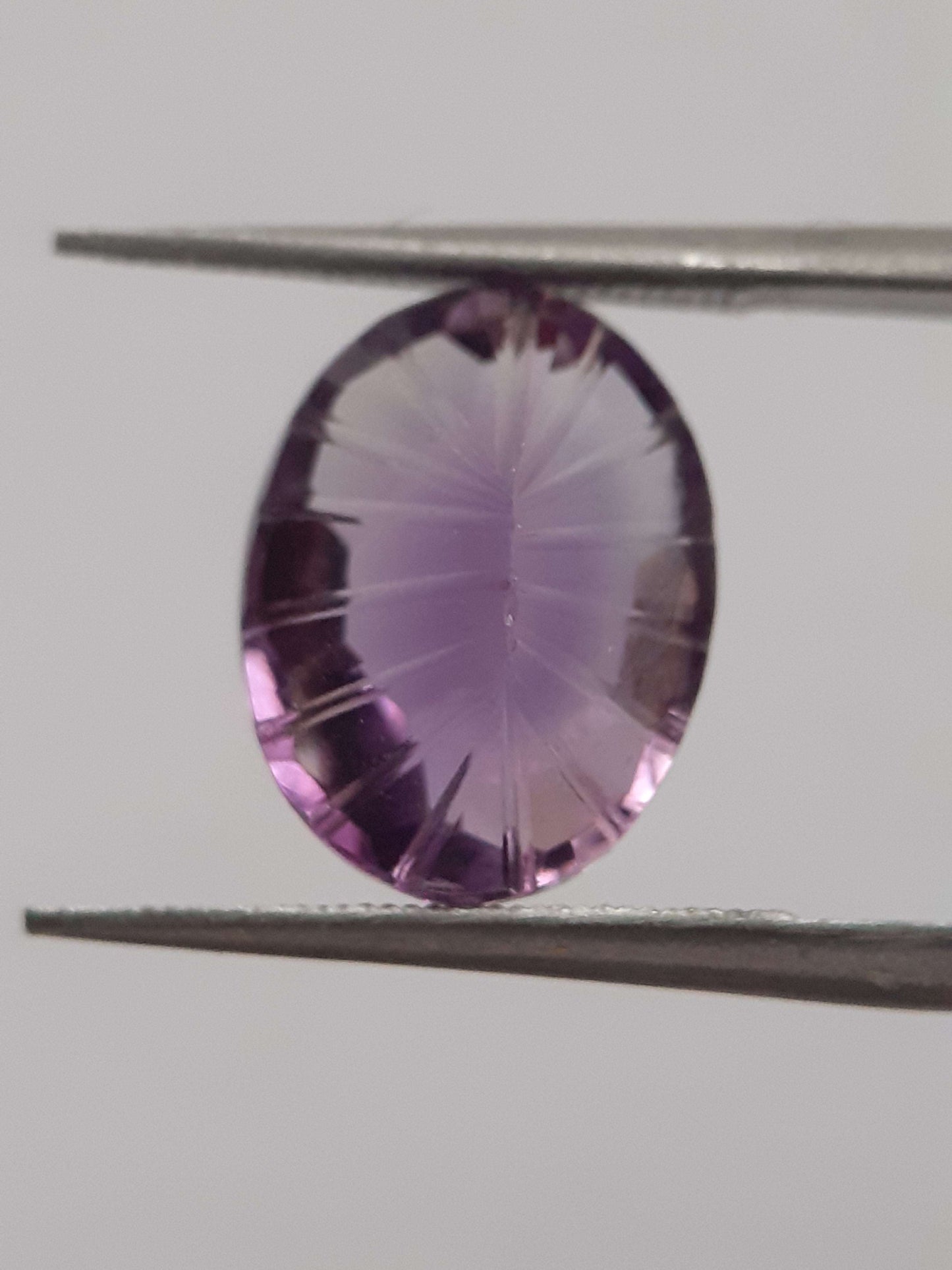 Natural Gems Belgium - All Amethyst Gemstones - Natural violet purple Amethyst - 4.073 ct - oval - custom cut - excellent cut *** € 24.55