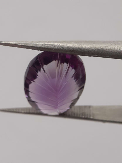 Natural violet purple Amethyst - 4.073 ct - oval - custom cut - excellent cut All Amethyst Gemstones Natural Gems Belgium