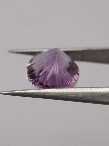 Natural violet purple Amethyst - 4.073 ct - oval - custom cut - excellent cut All Amethyst Gemstones Natural Gems Belgium