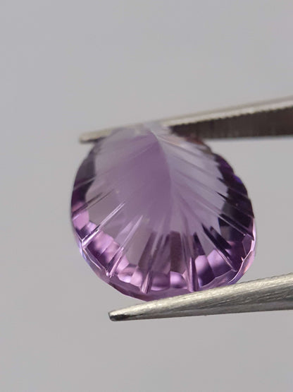 Natural violet purple Amethyst - 4.367 ct - oval - custom cut - excellent cut All Amethyst Gemstones Natural Gems Belgium