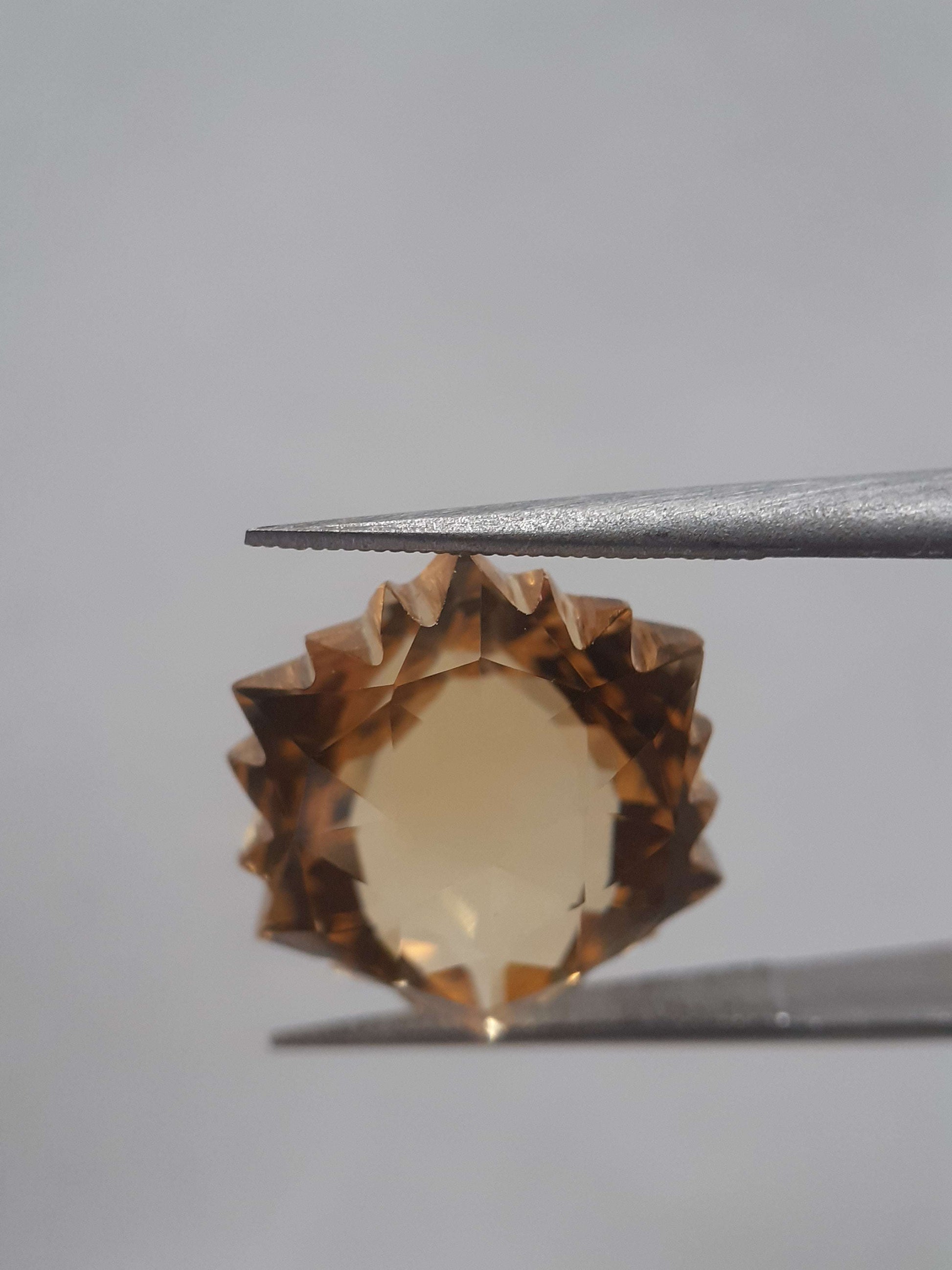 Natural yellow Citrine - 9.363 ct - hexagon - unheated All Citrine Gemstones - Faceted Citrine Natural Gems Belgium