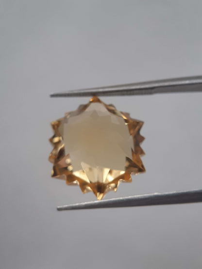 Natural yellow Citrine - 9.363 ct - hexagon - unheated All Citrine Gemstones - Faceted Citrine Natural Gems Belgium