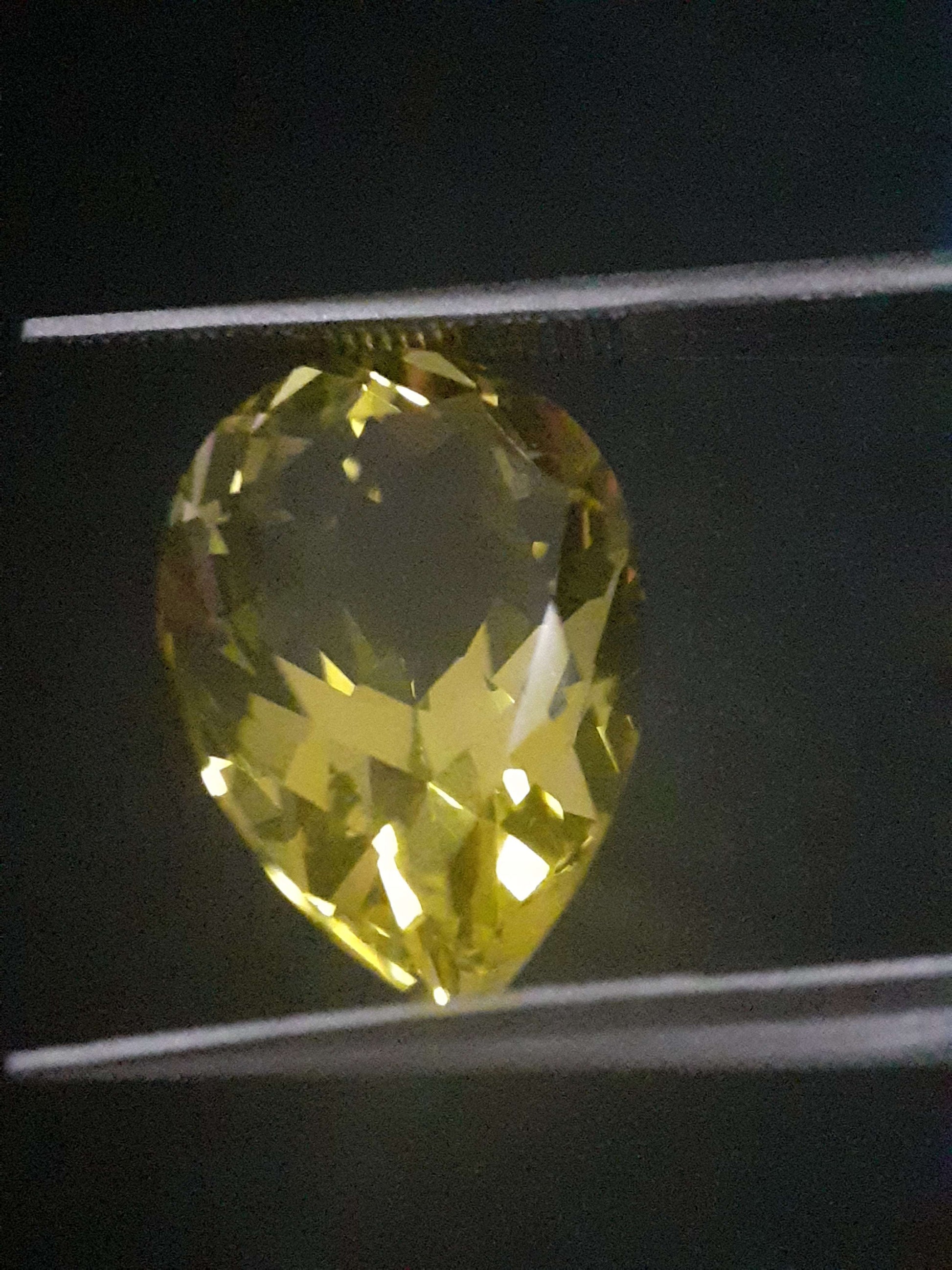 Natural yellow lemon quartz - 6.985 ct - pear - good color All Quartz Gemstones Natural Gems Belgium