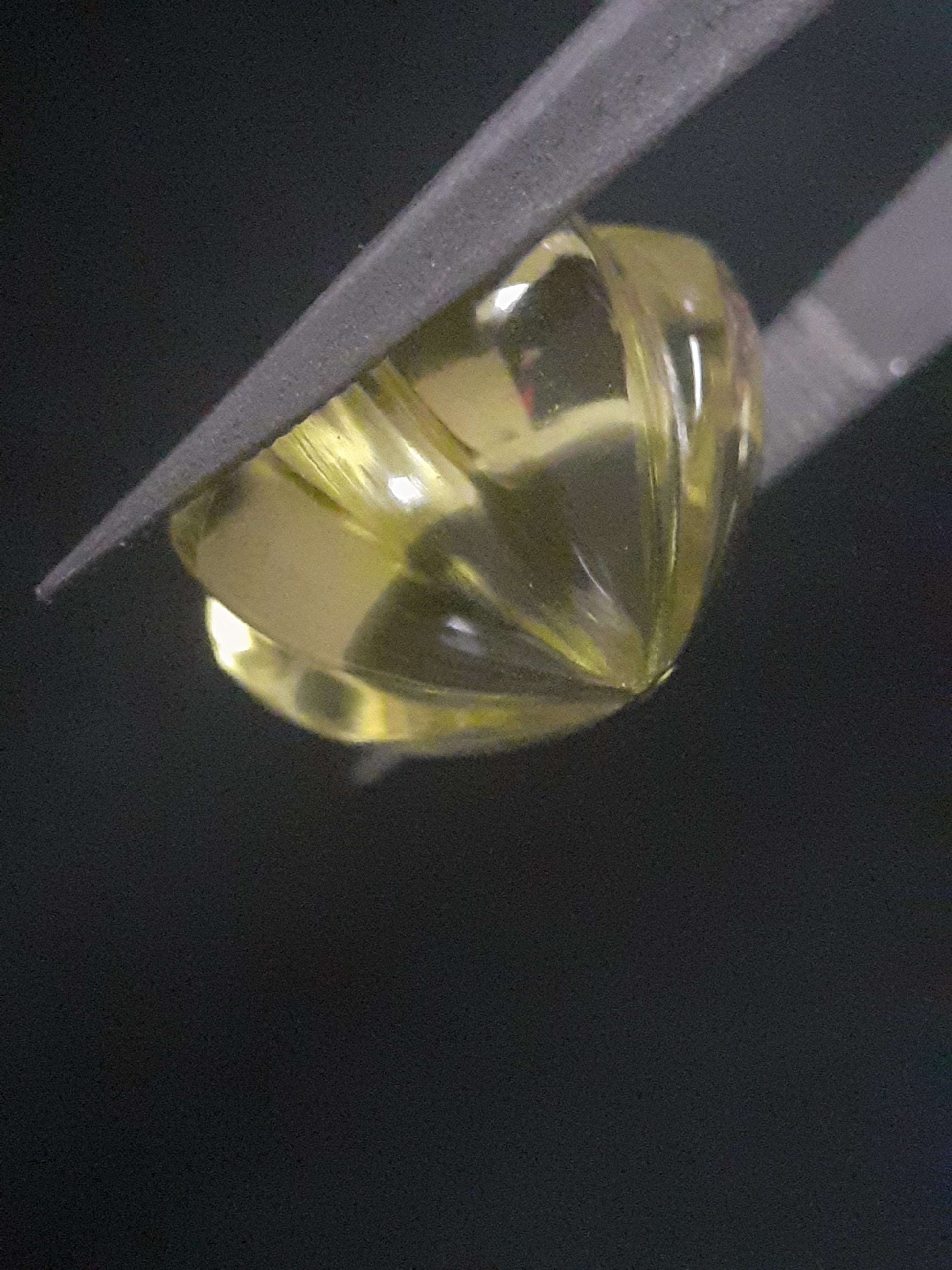 Natural yellow lemon quartz - 7.108 ct - custom - good color All Quartz Gemstones Natural Gems Belgium