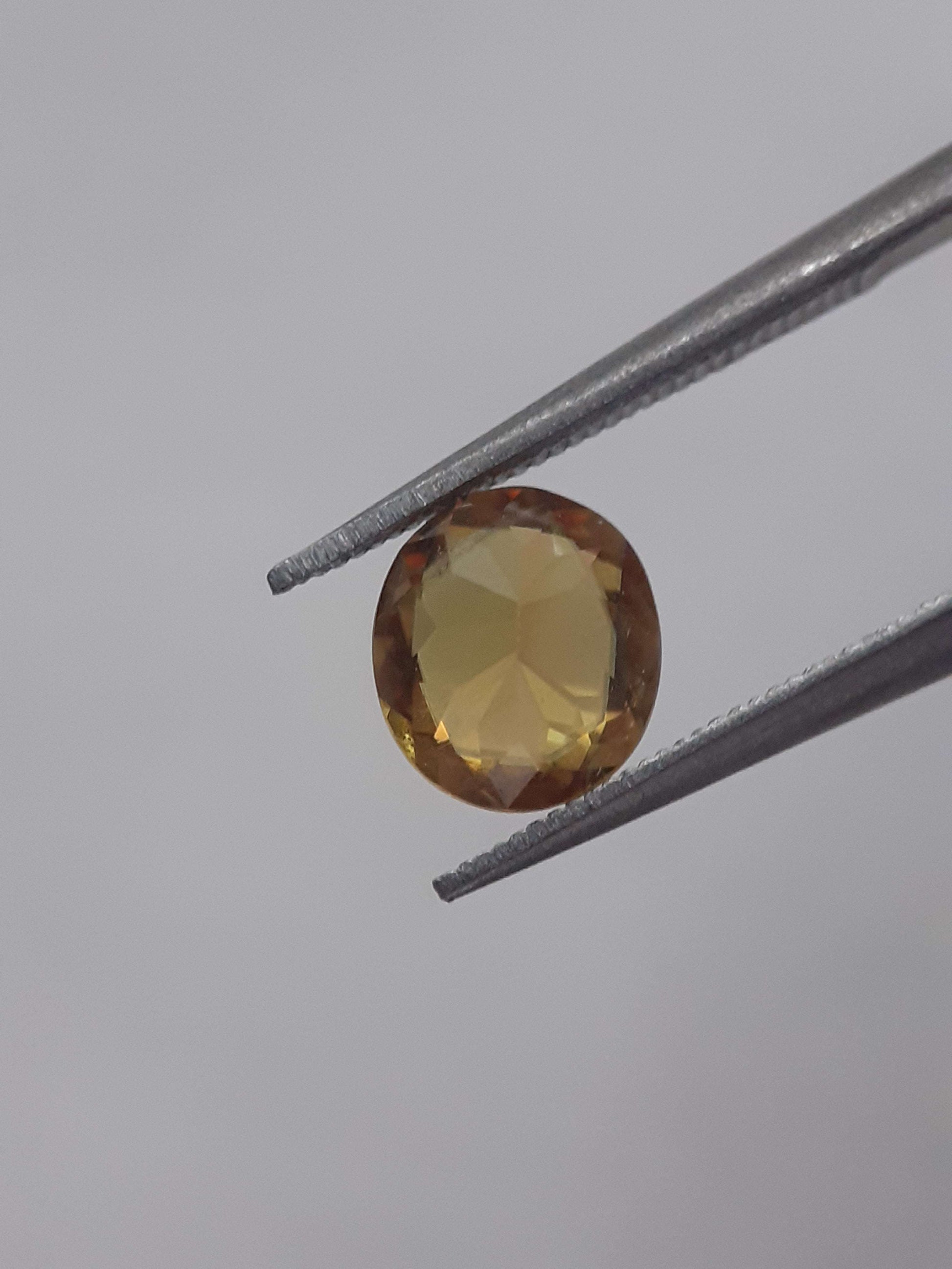 Natural yellow shpene - 0.824 ct - cushion - unheated All Sphene (Titanite) Gemstones - Faceted Sphene Natural Gems Belgium