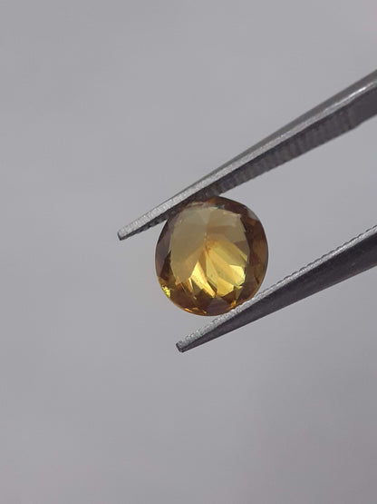 Natural yellow shpene - 0.824 ct - cushion - unheated All Sphene (Titanite) Gemstones - Faceted Sphene Natural Gems Belgium