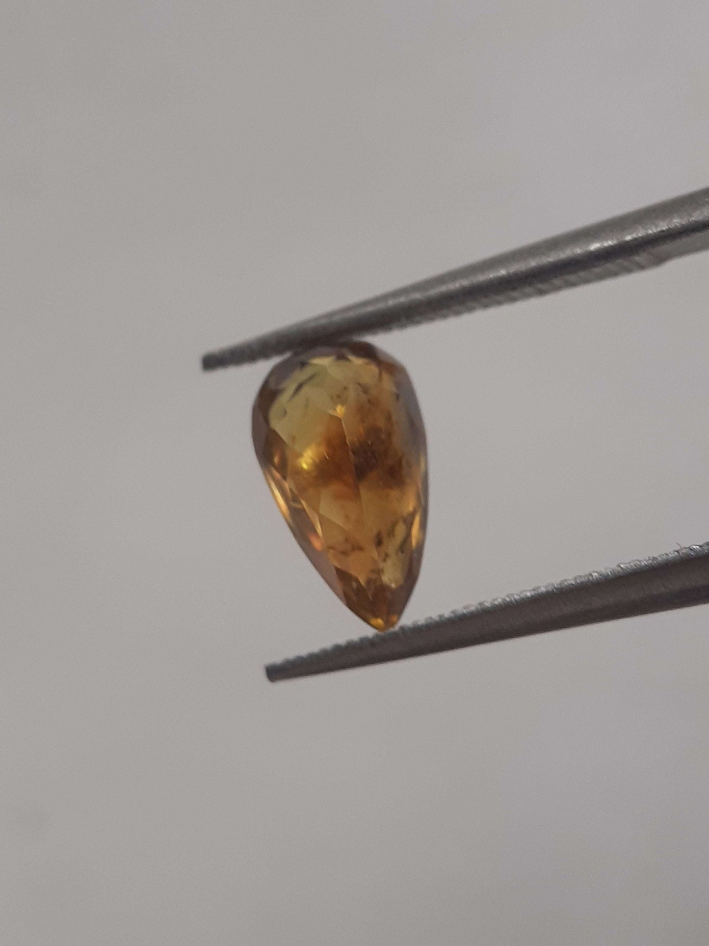 Natural yellow shpene - 1.078 ct - Pear - unheated All Sphene (Titanite) Gemstones - Faceted Sphene Natural Gems Belgium