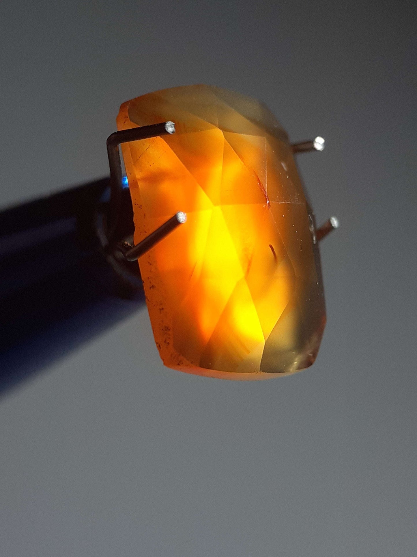 beautiful yellowish reddish orange Carnelian,rose cut, cushion, 3.25 ct - Natural Gems Belgium